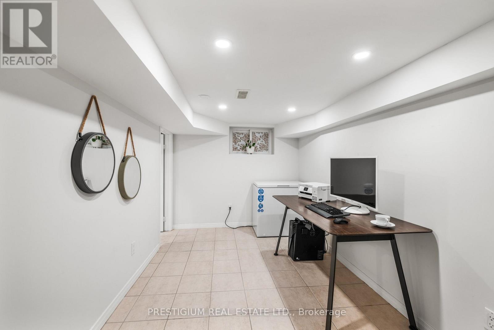 556 DAVISVILLE AVENUE - 35