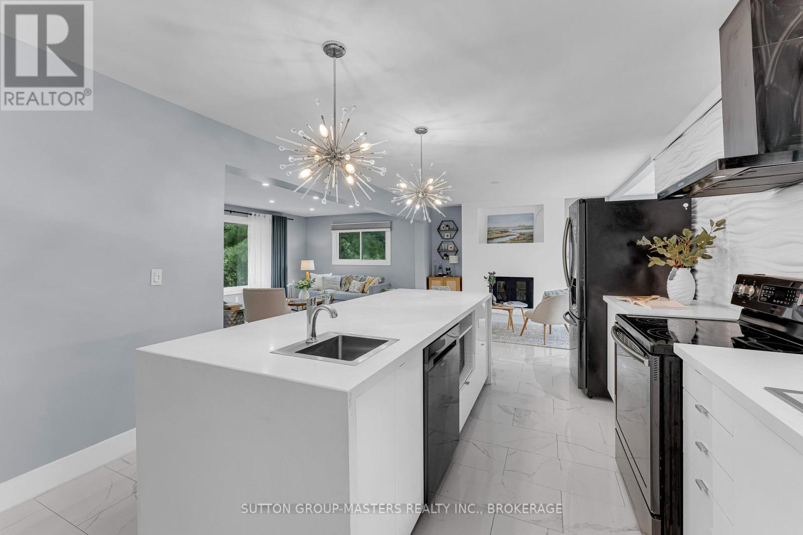 1611 SUNNYSIDE ROAD - 10