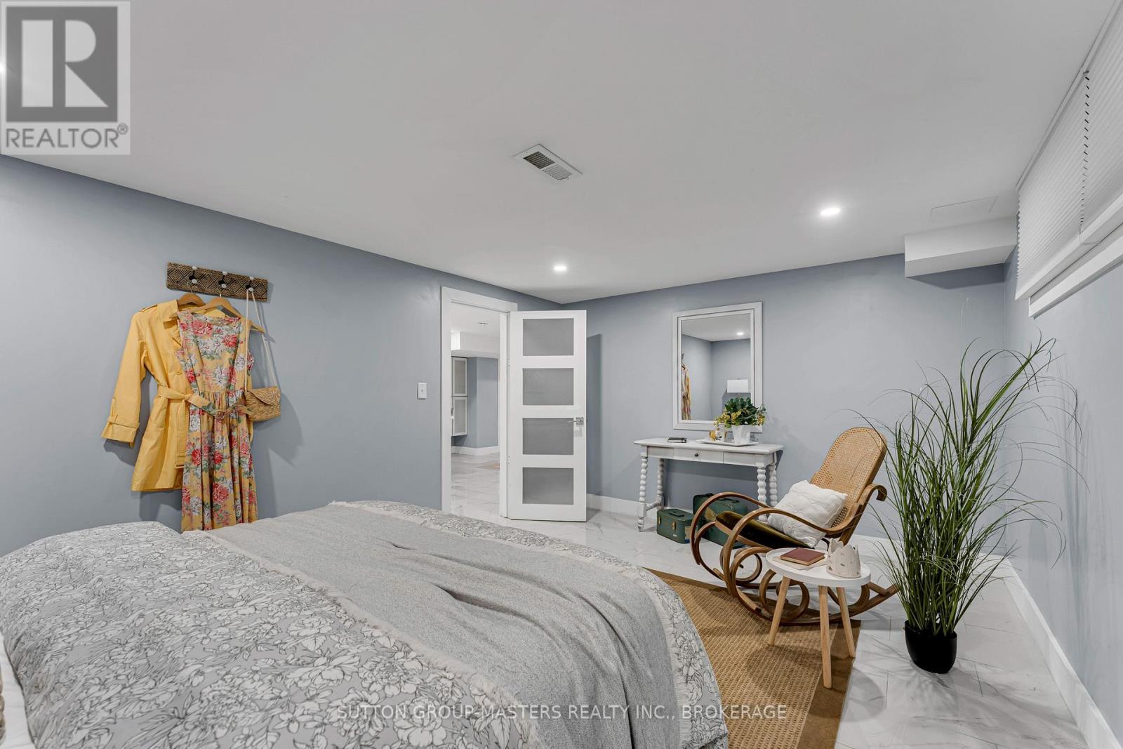 1611 SUNNYSIDE ROAD - 32
