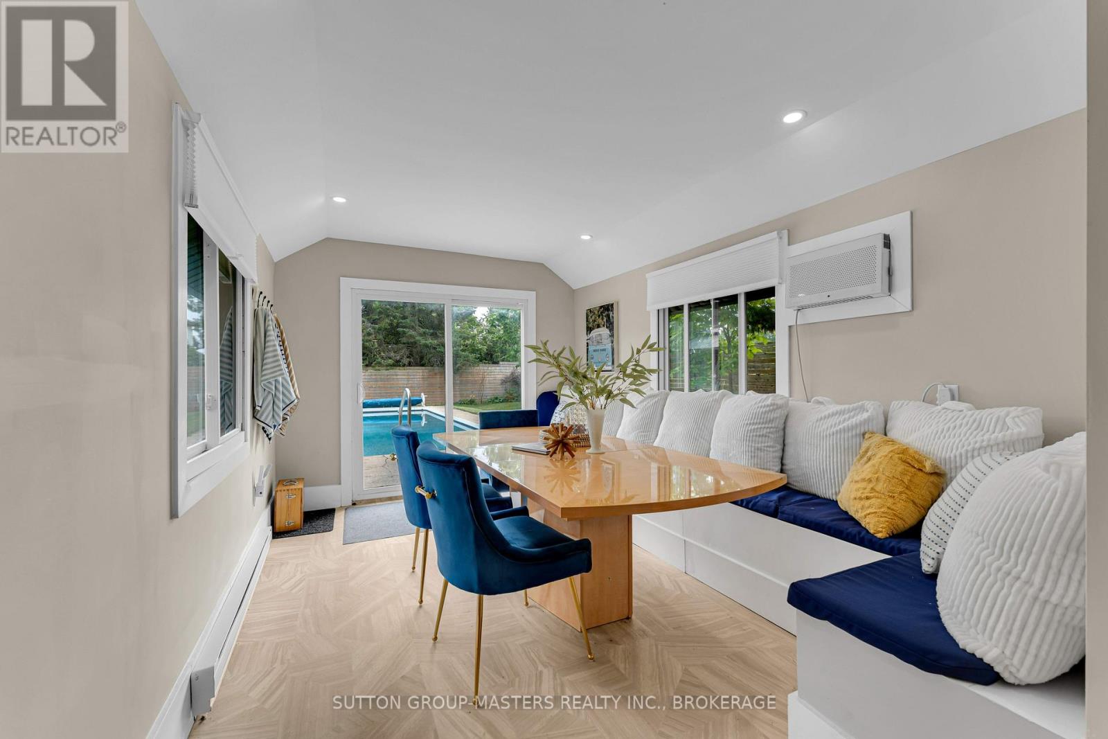 1611 SUNNYSIDE ROAD - 33