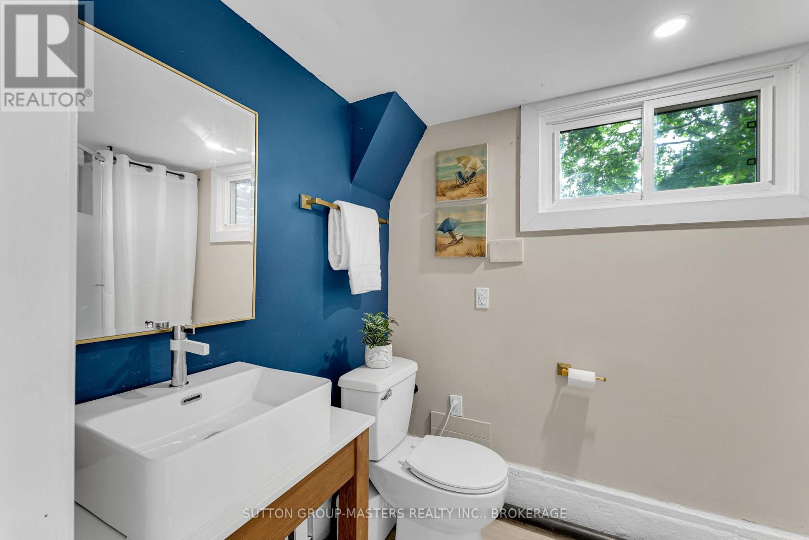 1611 SUNNYSIDE ROAD - 38