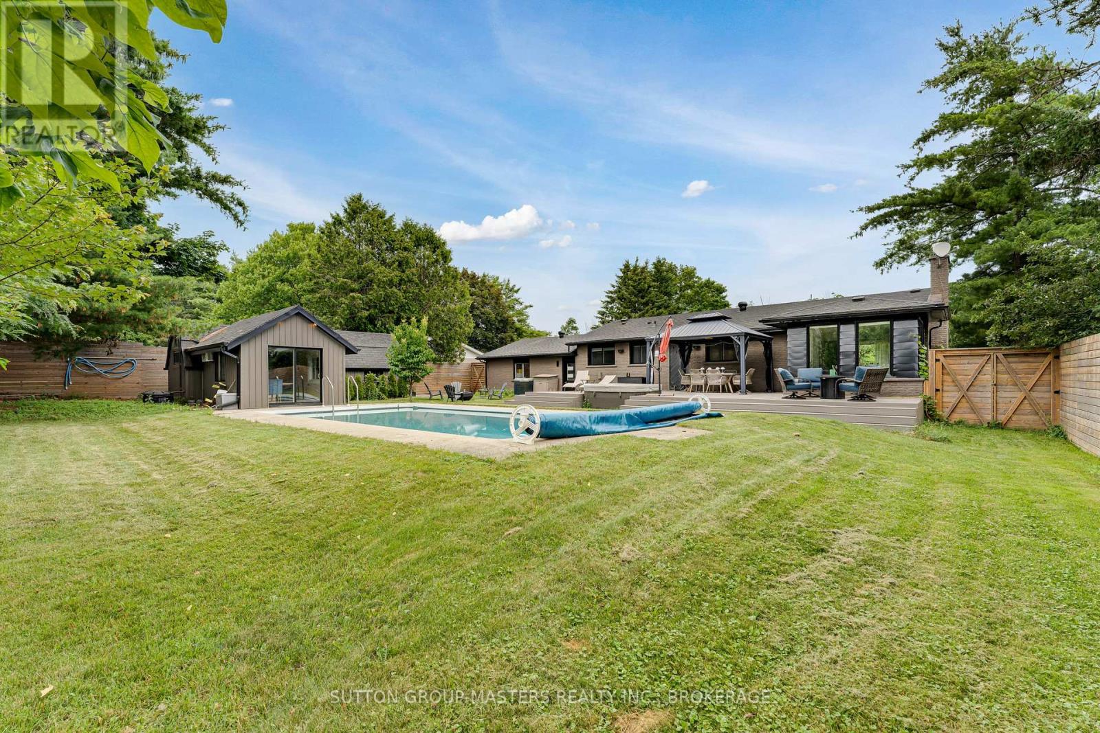 1611 SUNNYSIDE ROAD - 43
