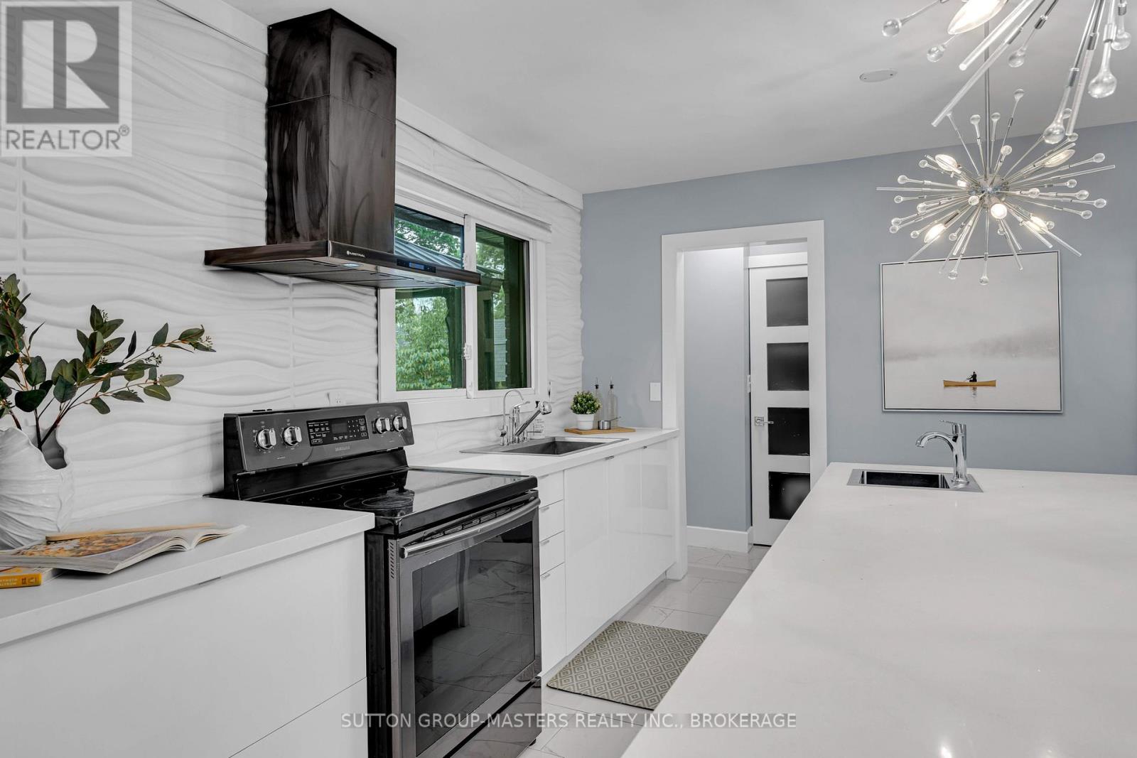 1611 SUNNYSIDE ROAD - 9