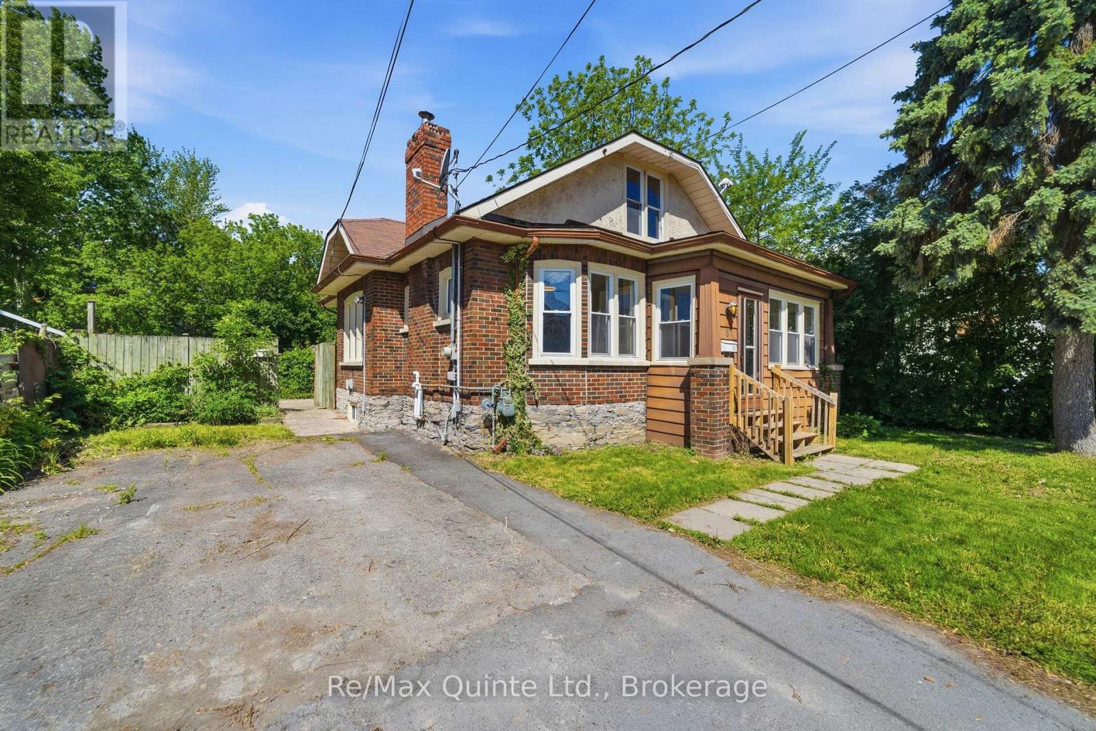 8 DUNBAR STREET - 1