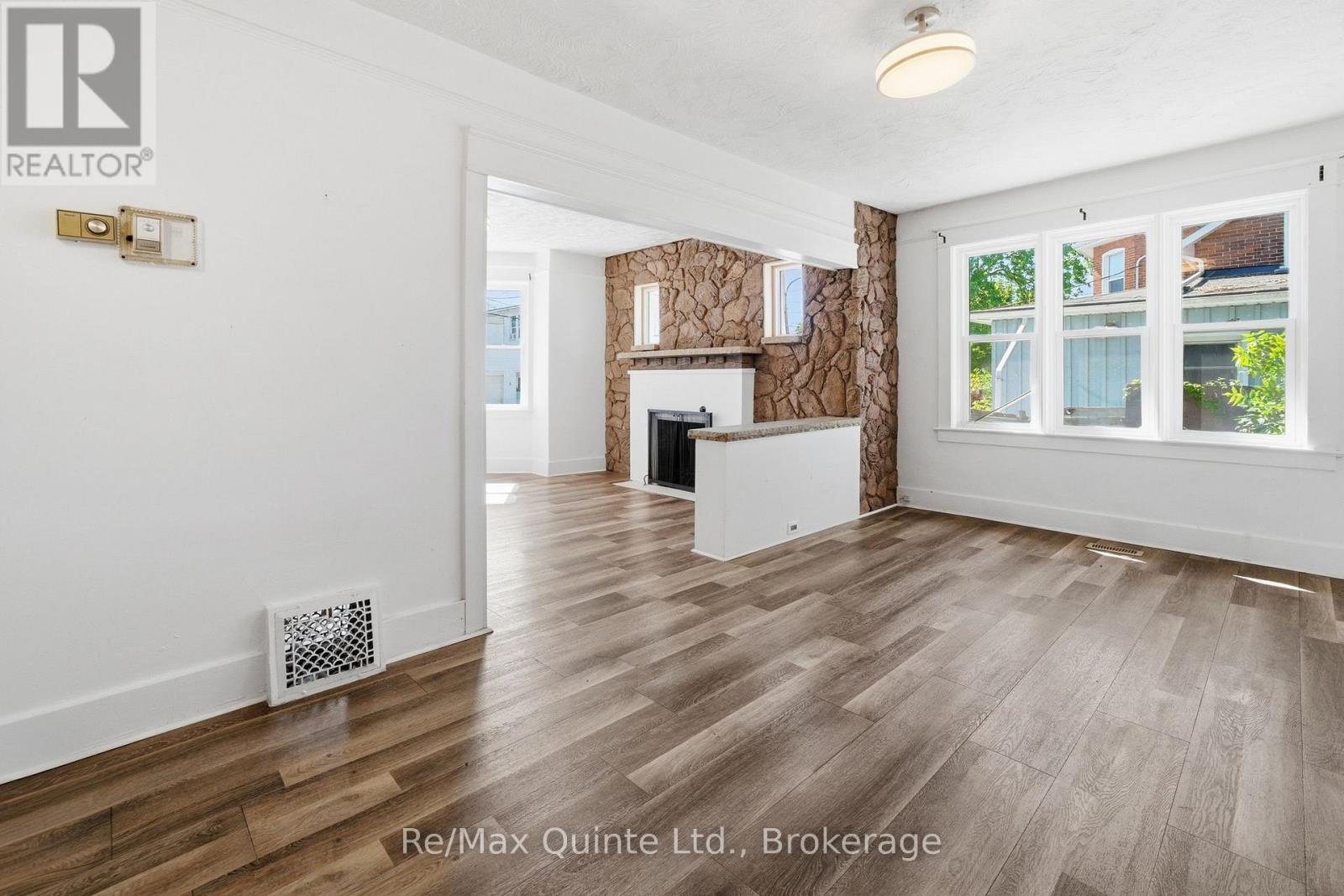 8 DUNBAR STREET - 14