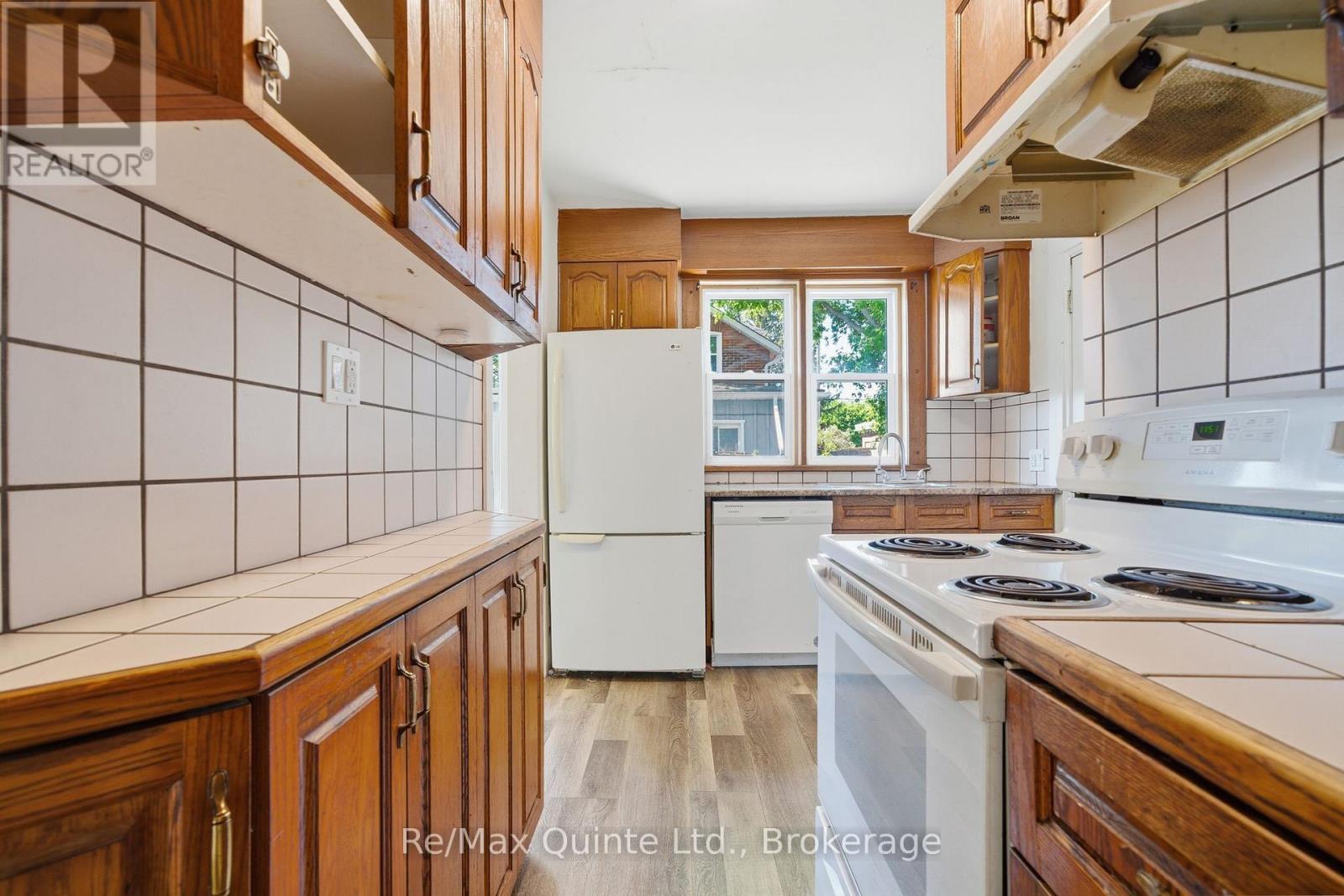 8 DUNBAR STREET - 19