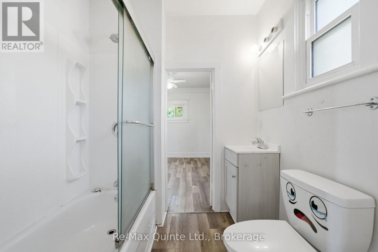 8 DUNBAR STREET - 21