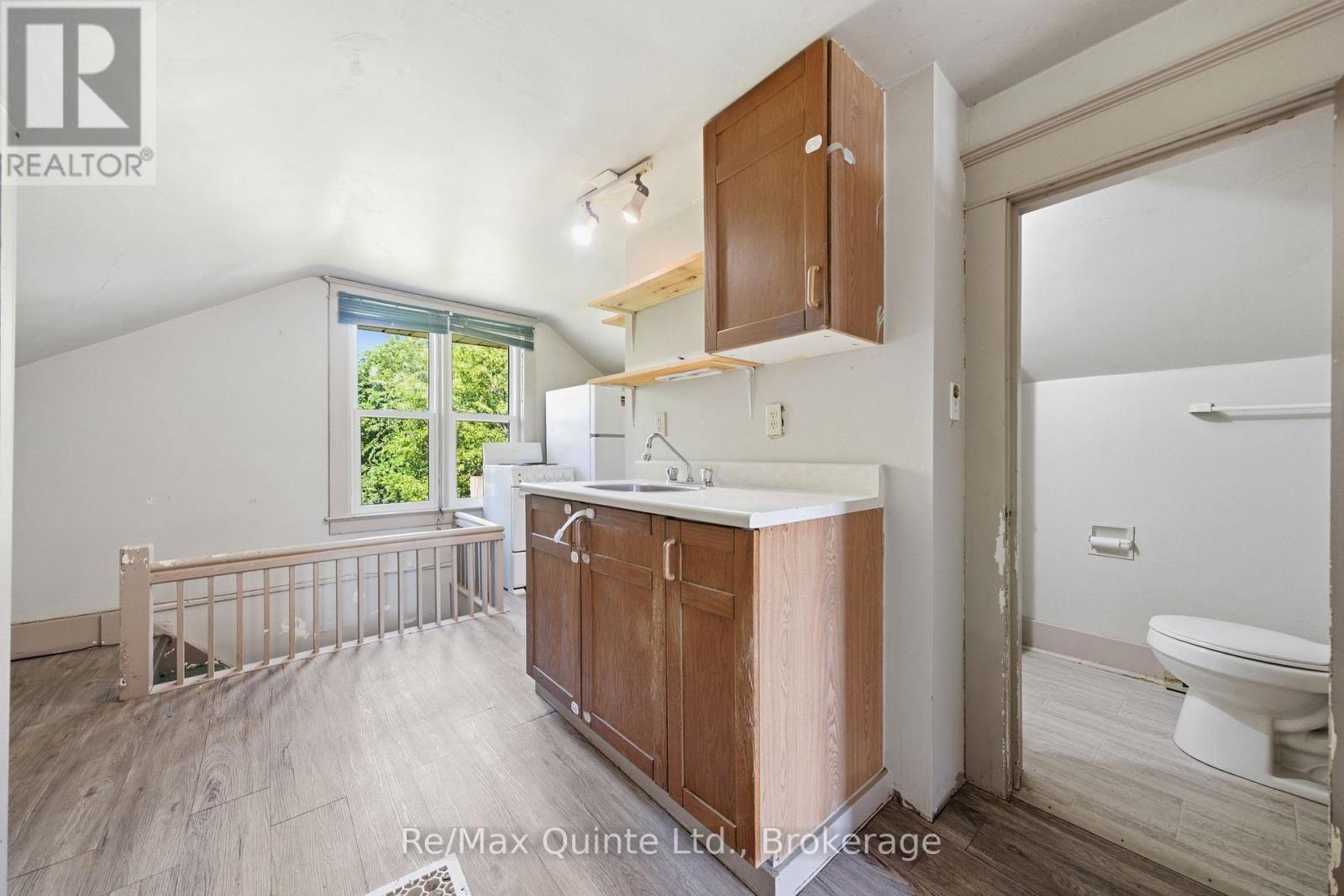 8 DUNBAR STREET - 28