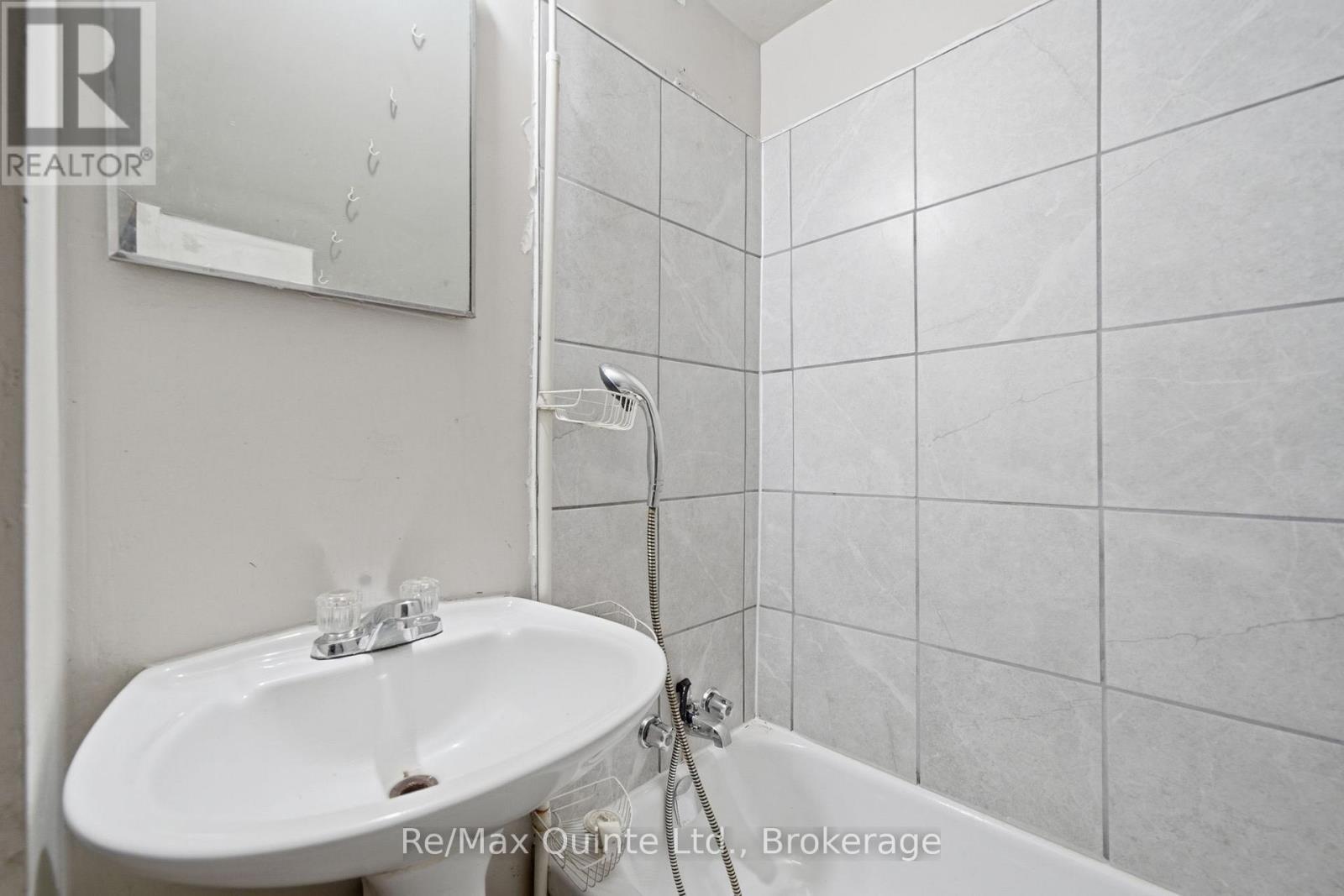 8 DUNBAR STREET - 29