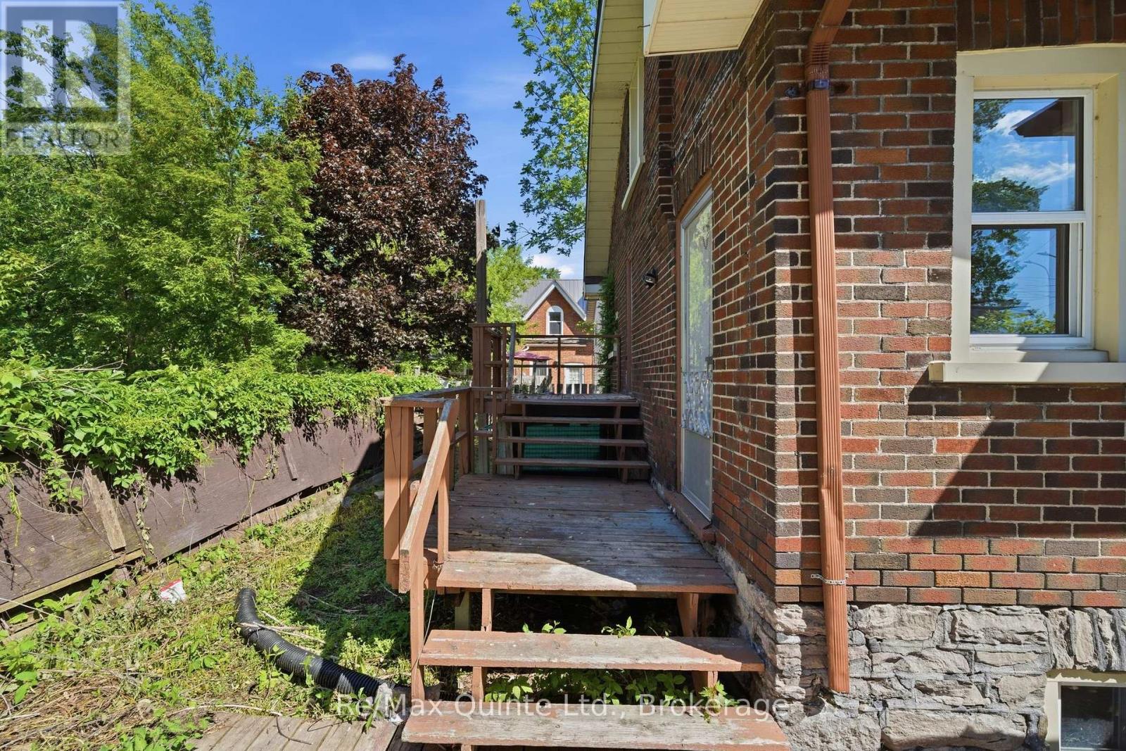 8 DUNBAR STREET - 34
