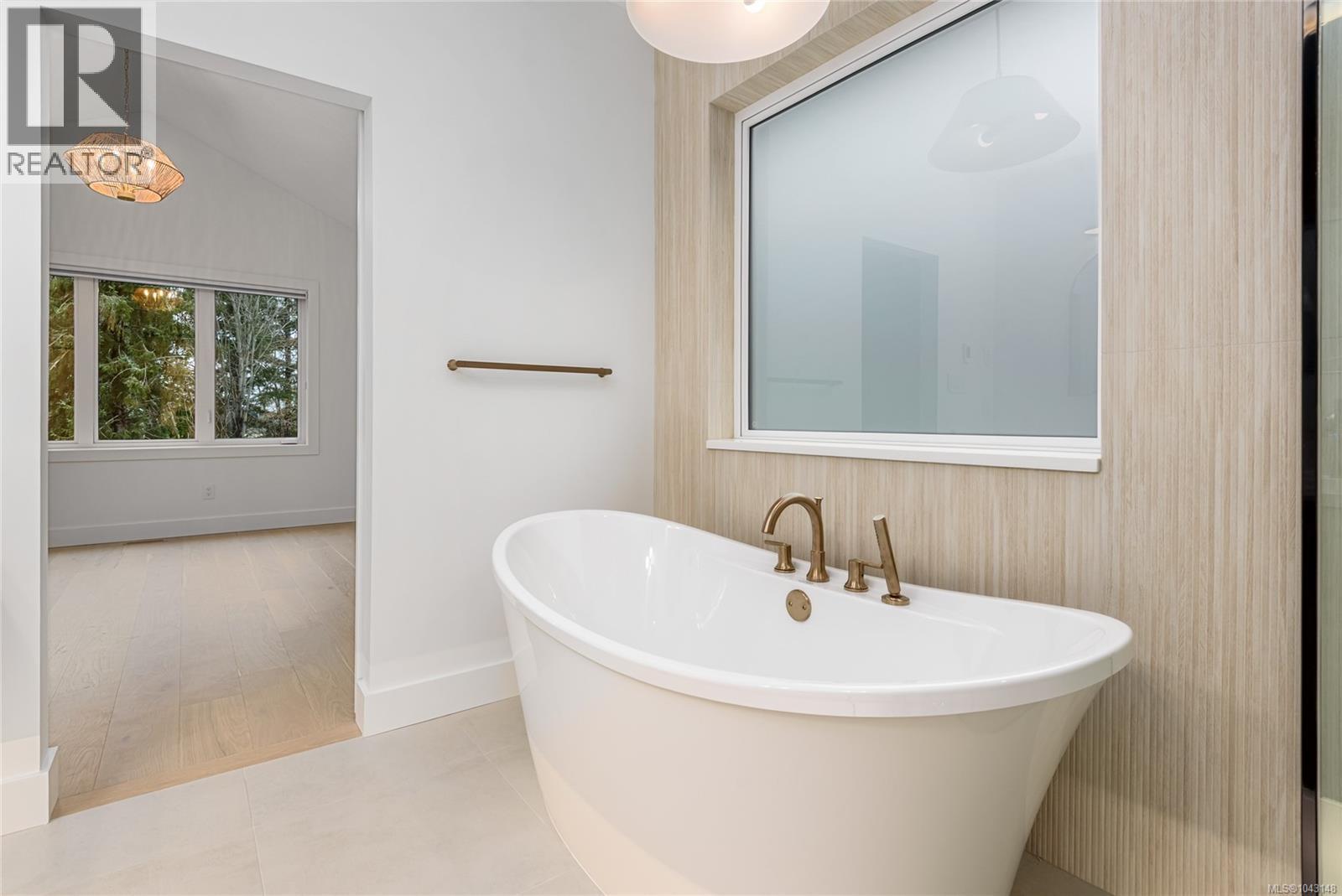 1716 Crown Isle Blvd, Courtenay