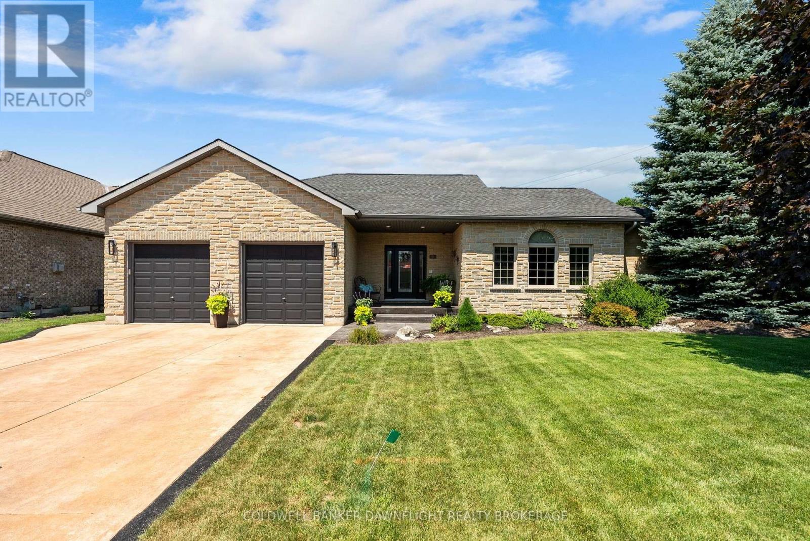 51 SNIDER CRESCENT - 1