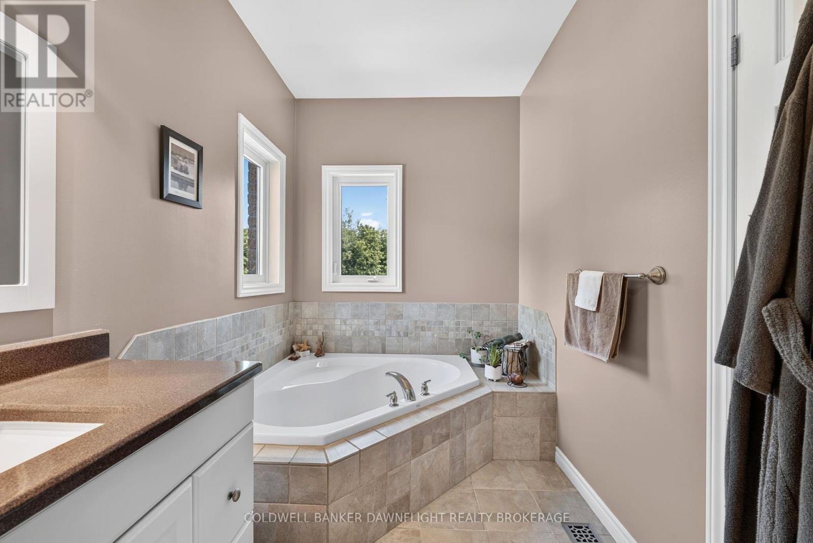 51 SNIDER CRESCENT - 12