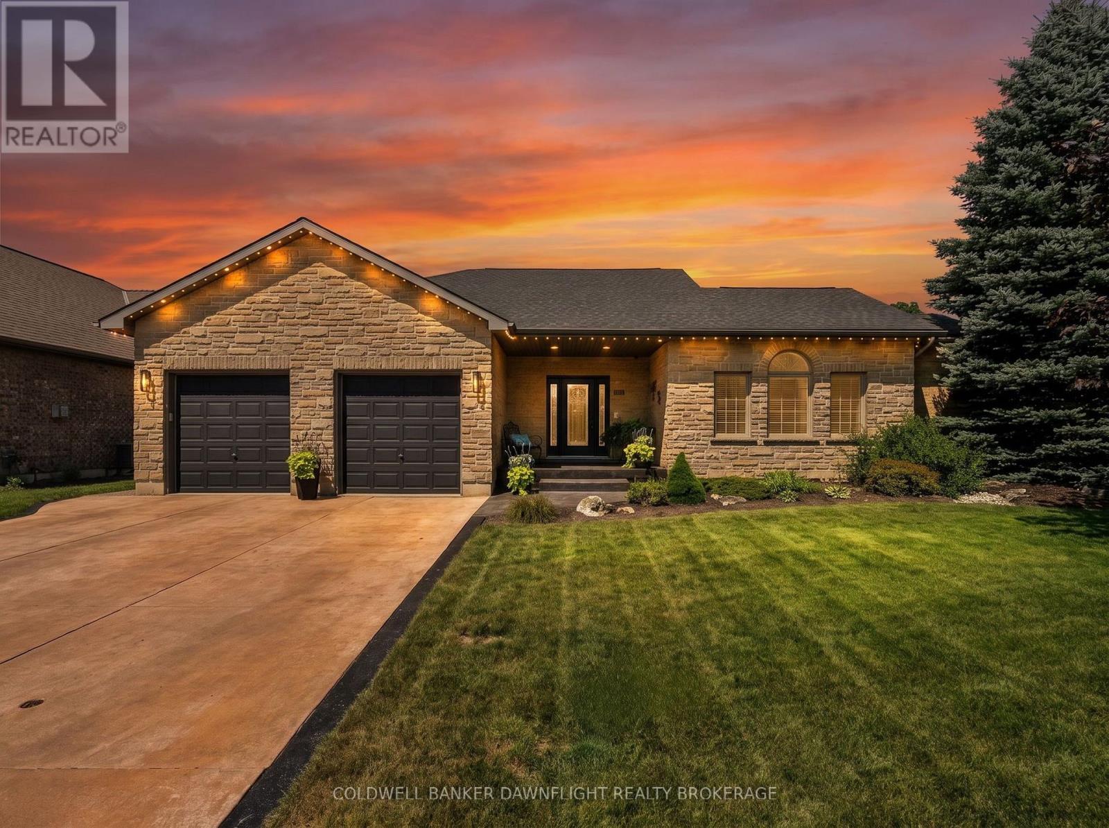 51 SNIDER CRESCENT - 2