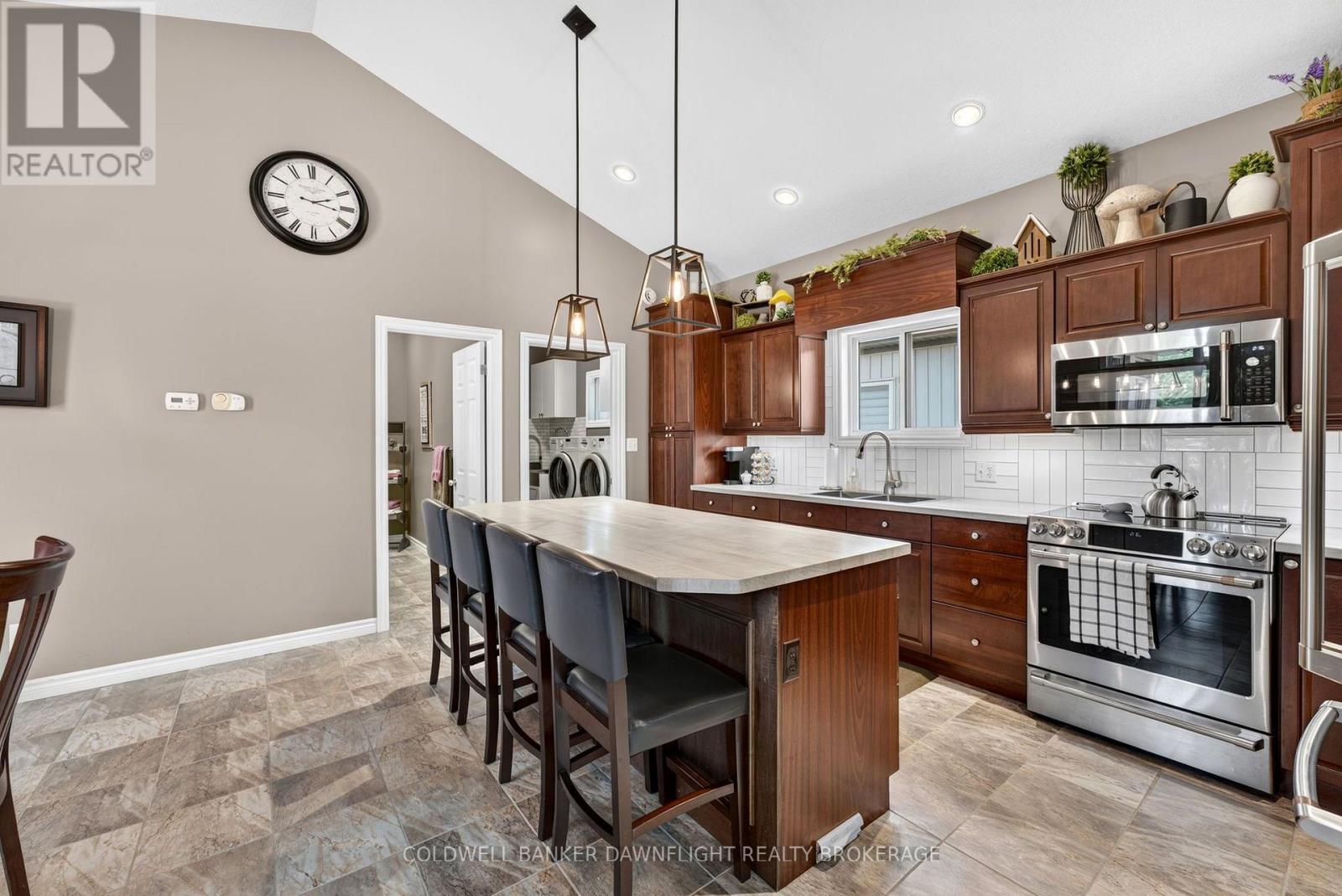 51 SNIDER CRESCENT - 22