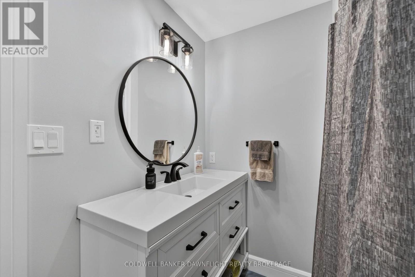 51 SNIDER CRESCENT - 34