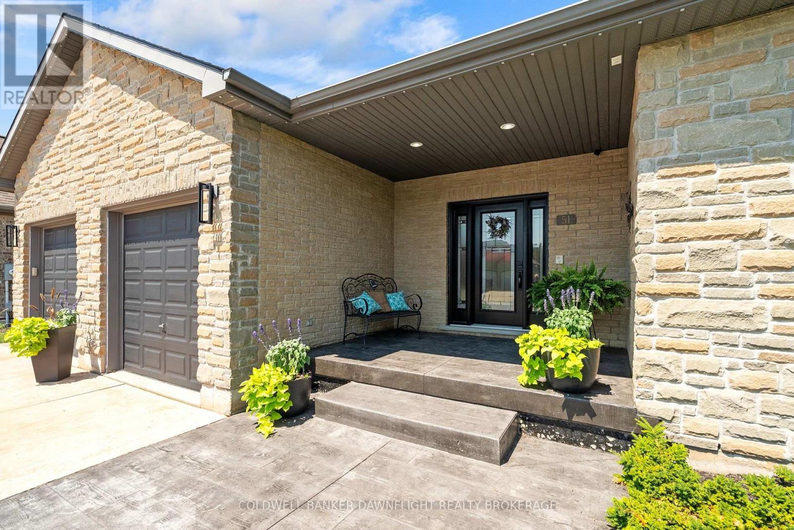 51 SNIDER CRESCENT - 5