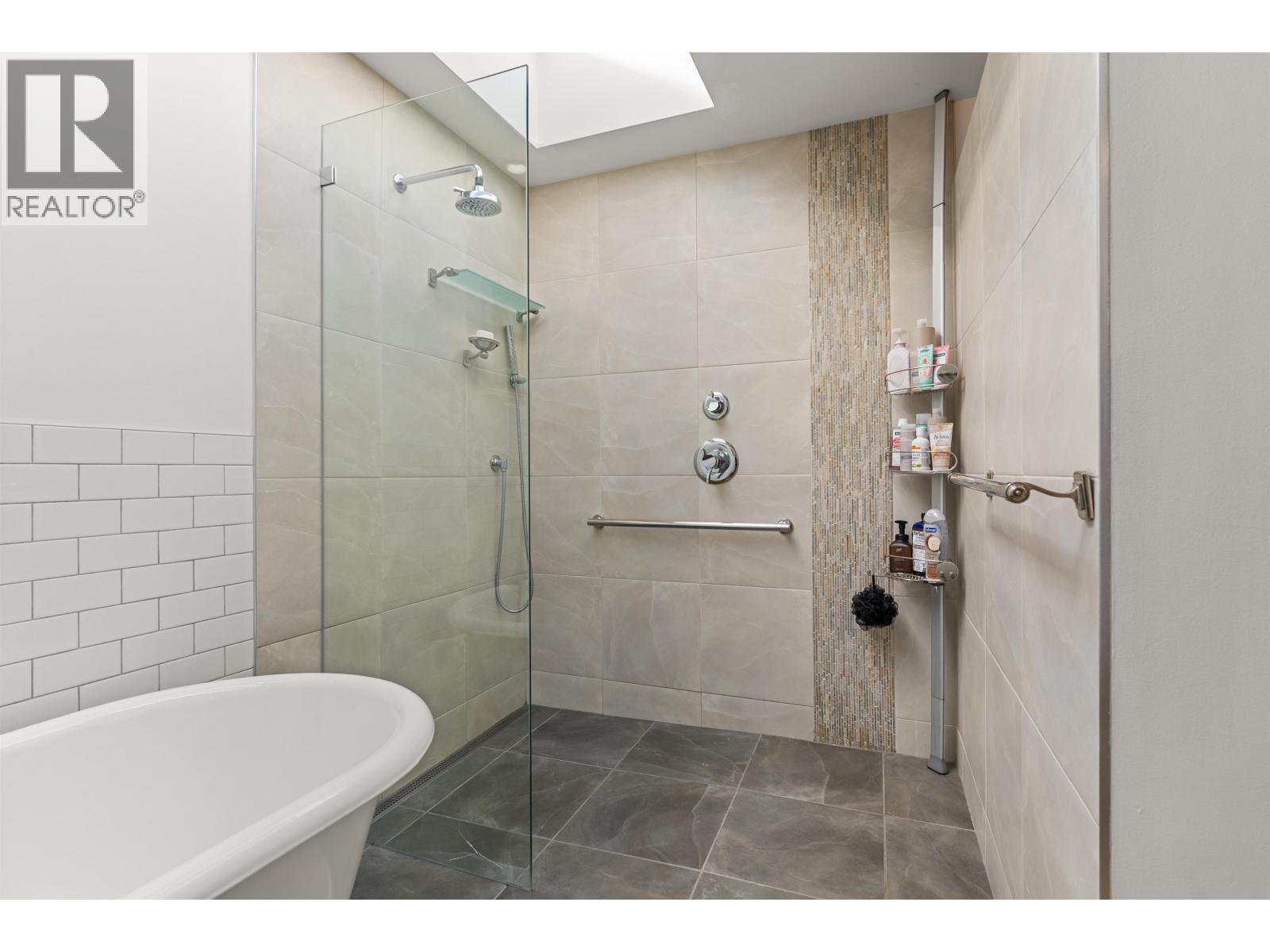 894 EDEN CRESCENT, Delta