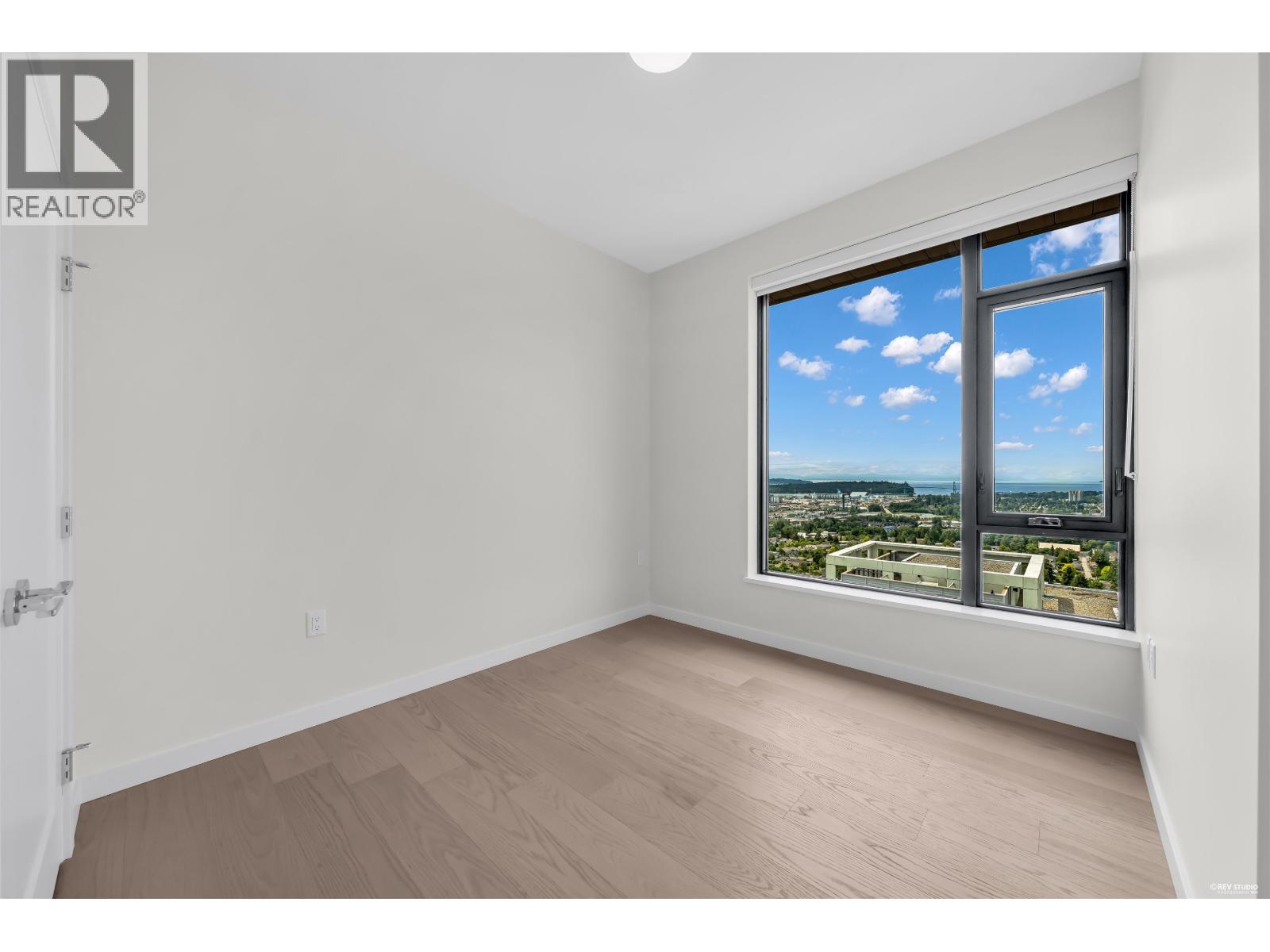 2101 128 W 15TH STREET, North Vancouver
