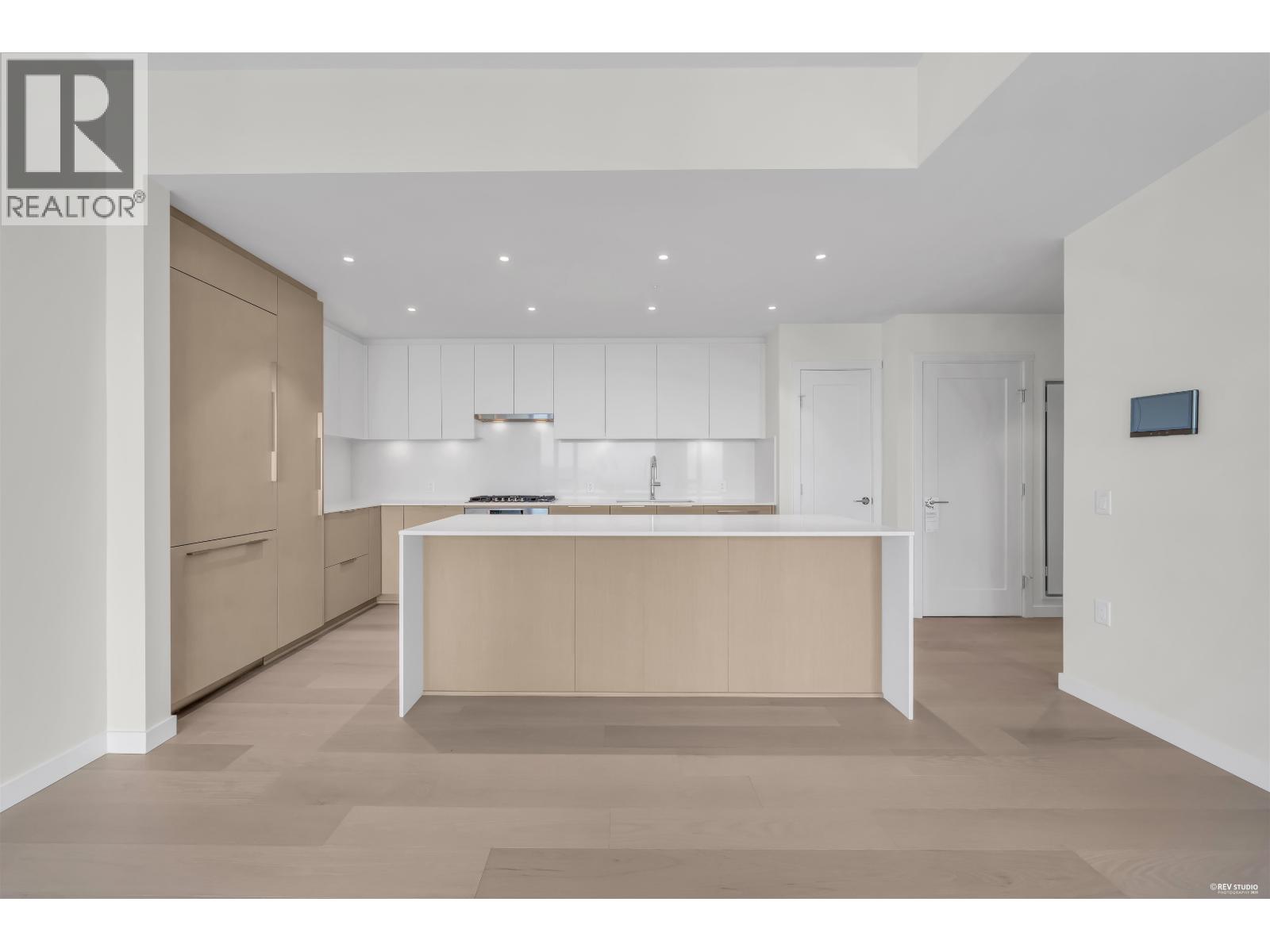 2101 128 W 15TH STREET, North Vancouver