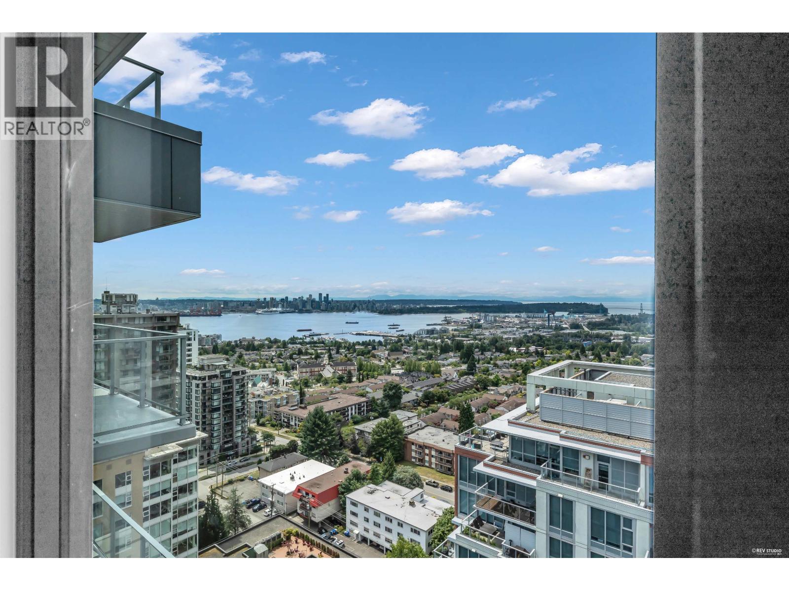 2101 128 W 15TH STREET, North Vancouver