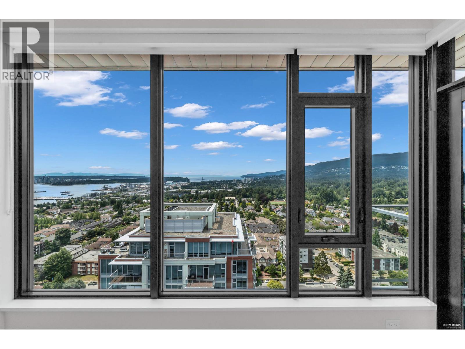 2101 128 W 15TH STREET, North Vancouver