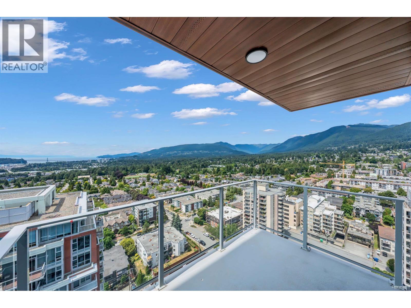 2101 128 W 15TH STREET, North Vancouver