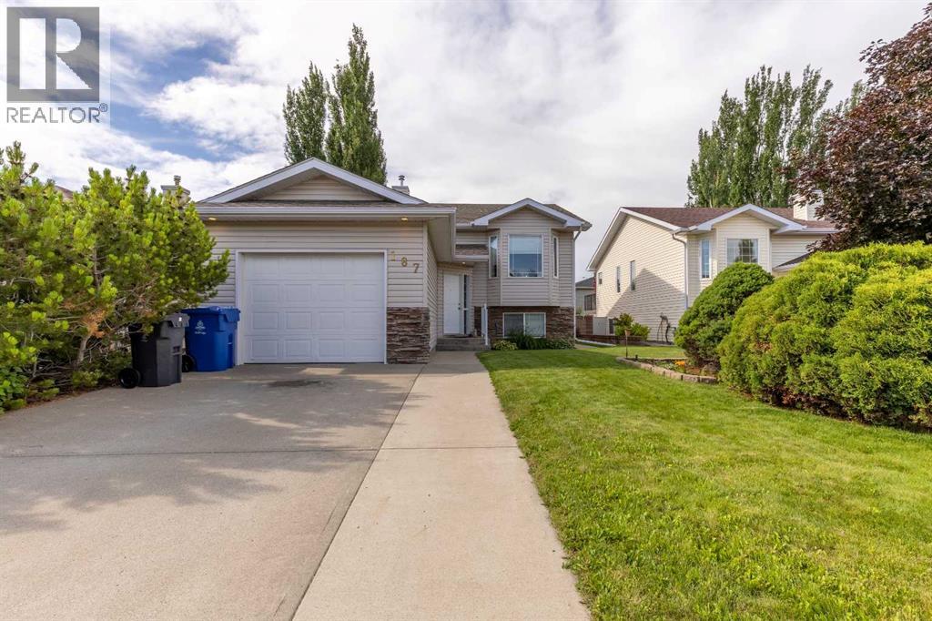 187 Cougar Way N - 1