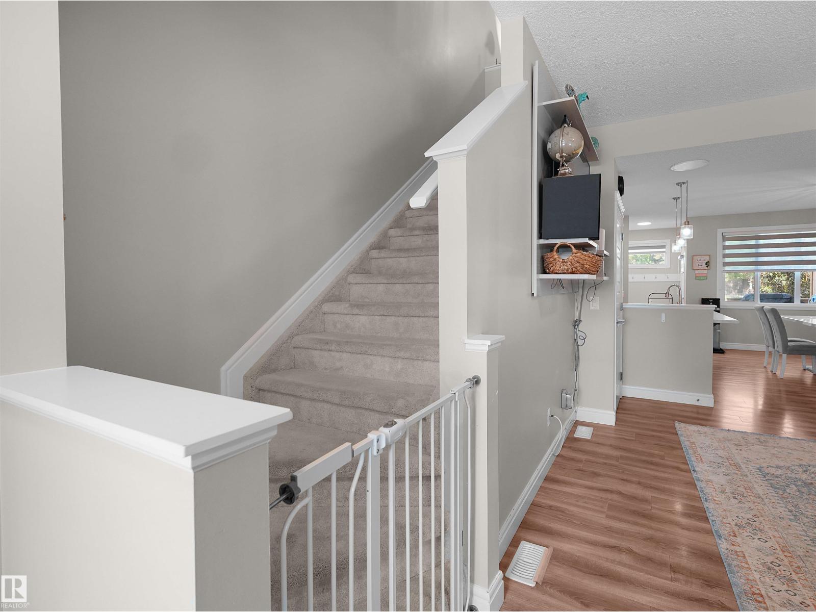 #30 4137 76 ST NW - 16