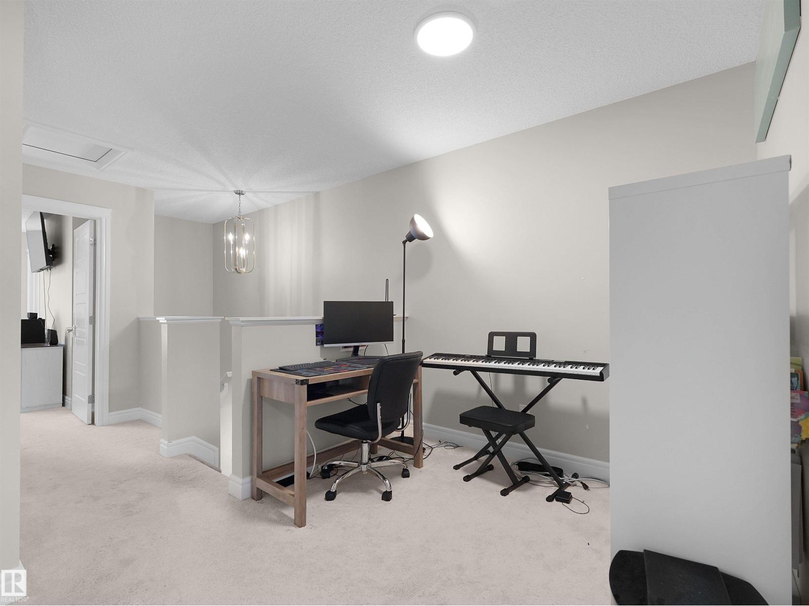 #30 4137 76 ST NW - 33