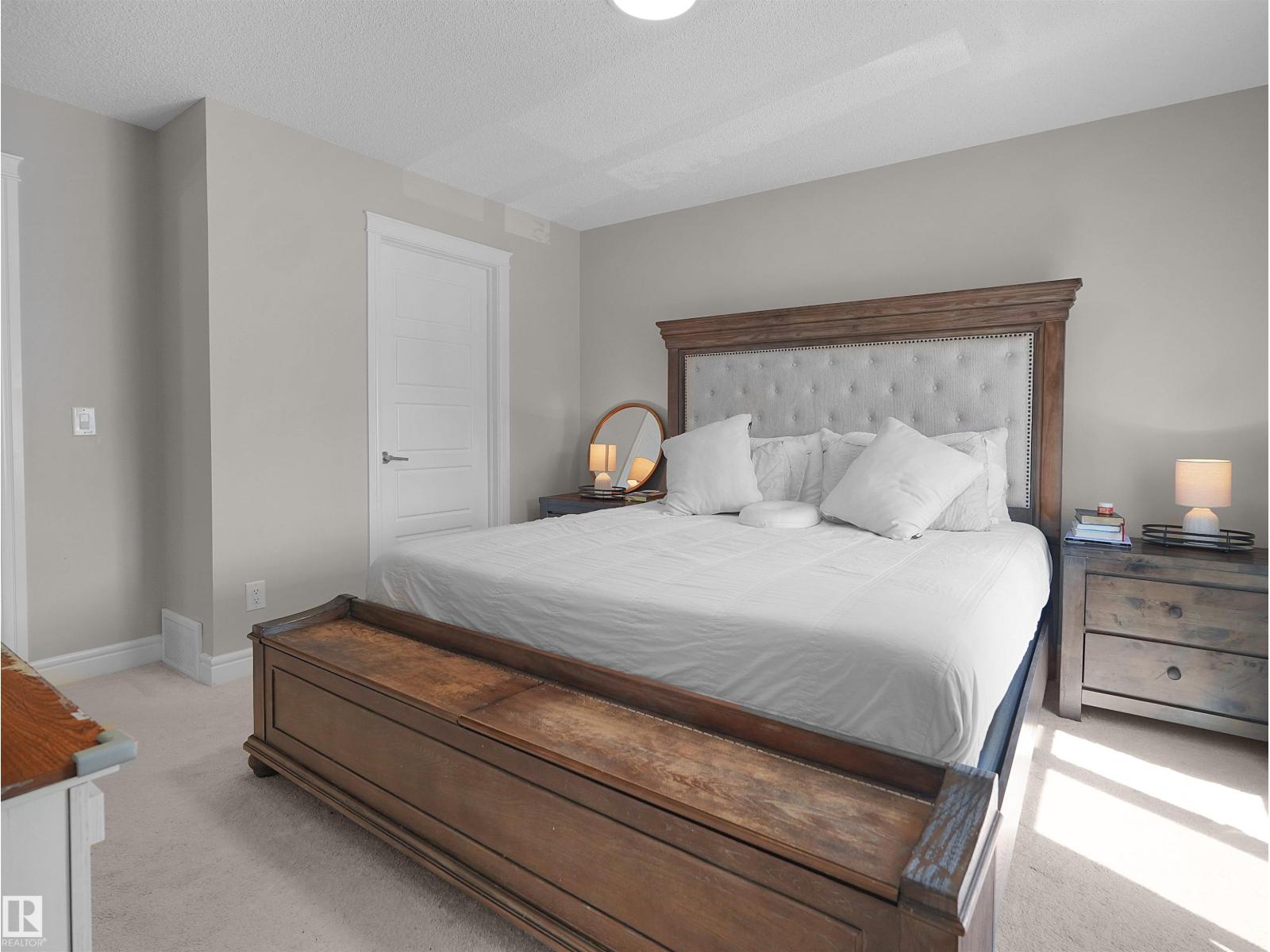 #30 4137 76 ST NW - 37