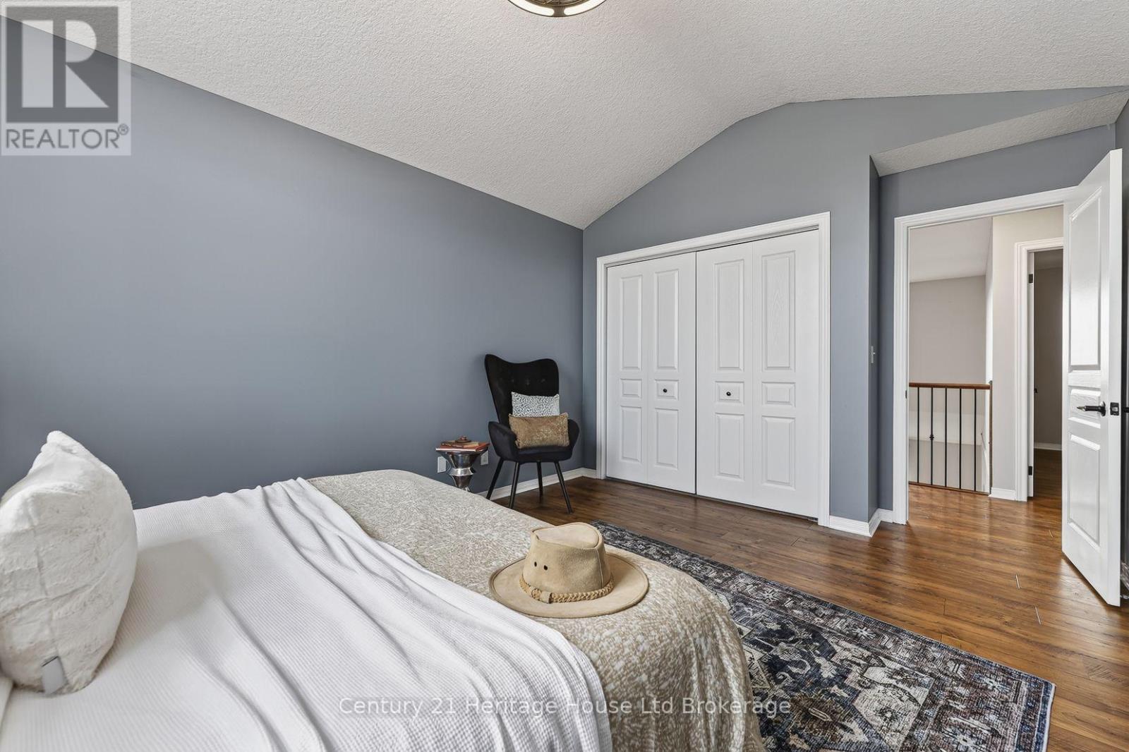734 FRONTENAC CRESCENT - 24