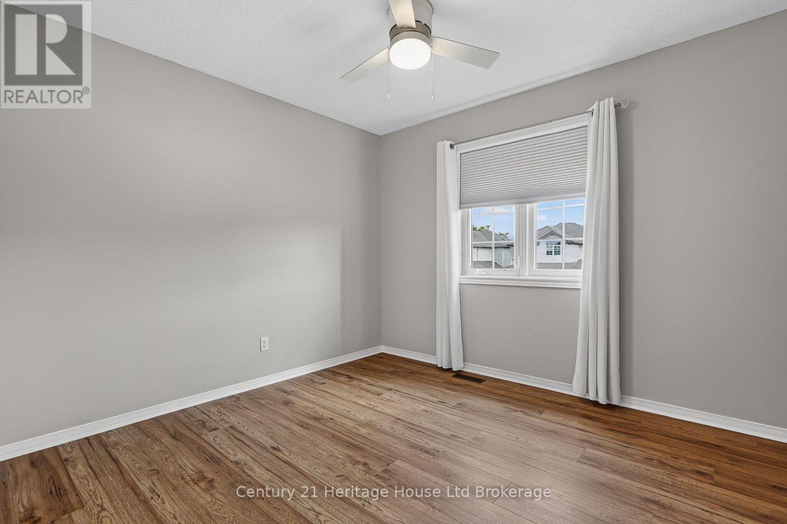 734 FRONTENAC CRESCENT - 27