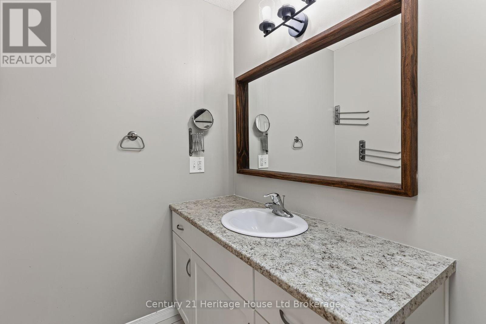 734 FRONTENAC CRESCENT - 28