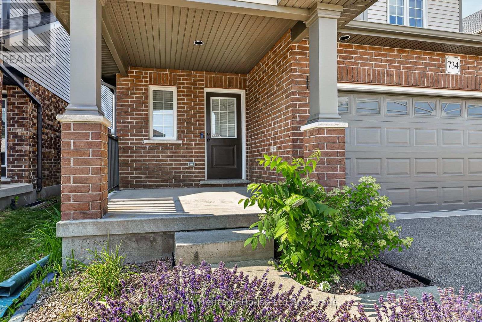 734 FRONTENAC CRESCENT - 3