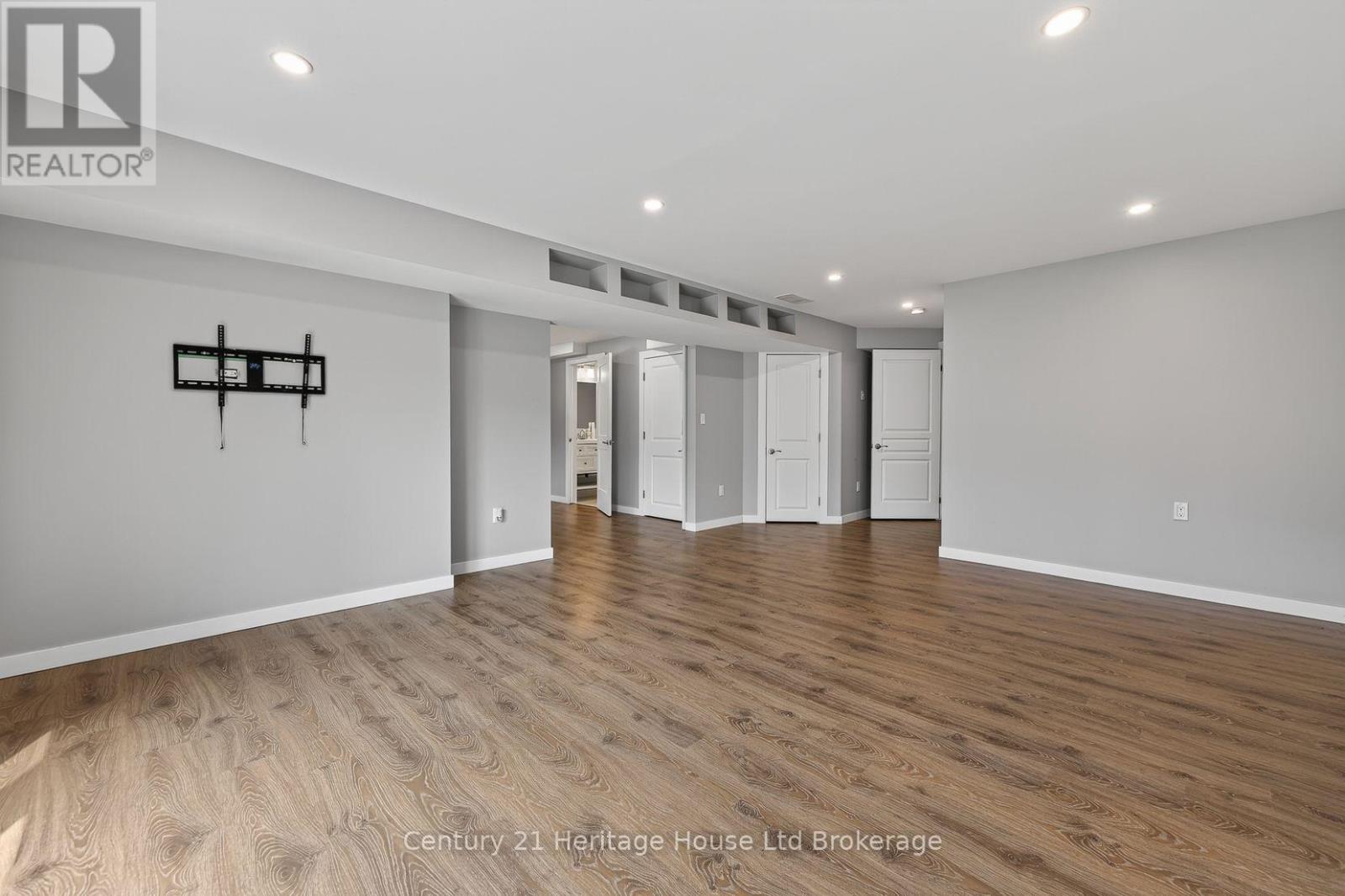 734 FRONTENAC CRESCENT - 30