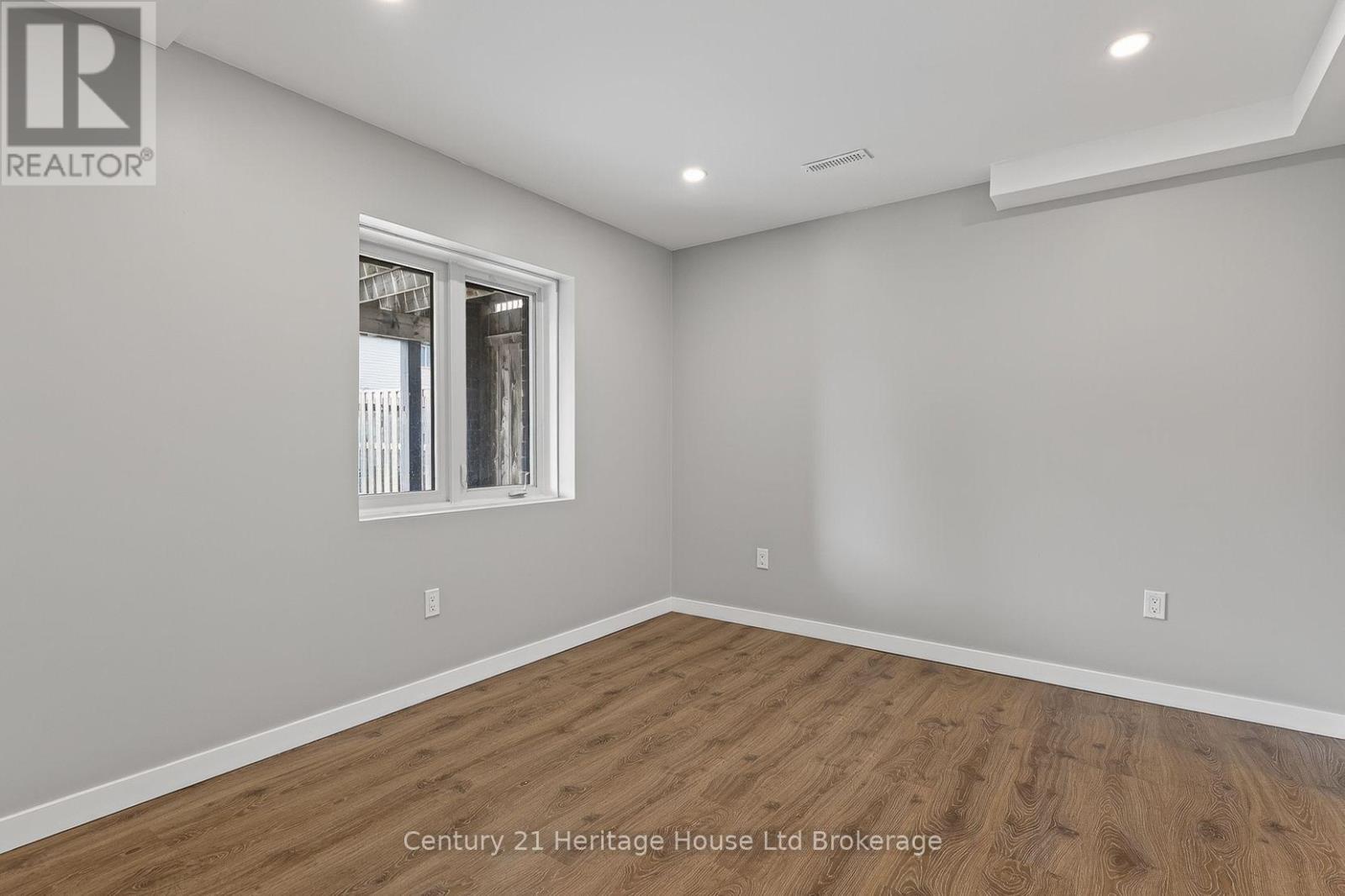 734 FRONTENAC CRESCENT - 31