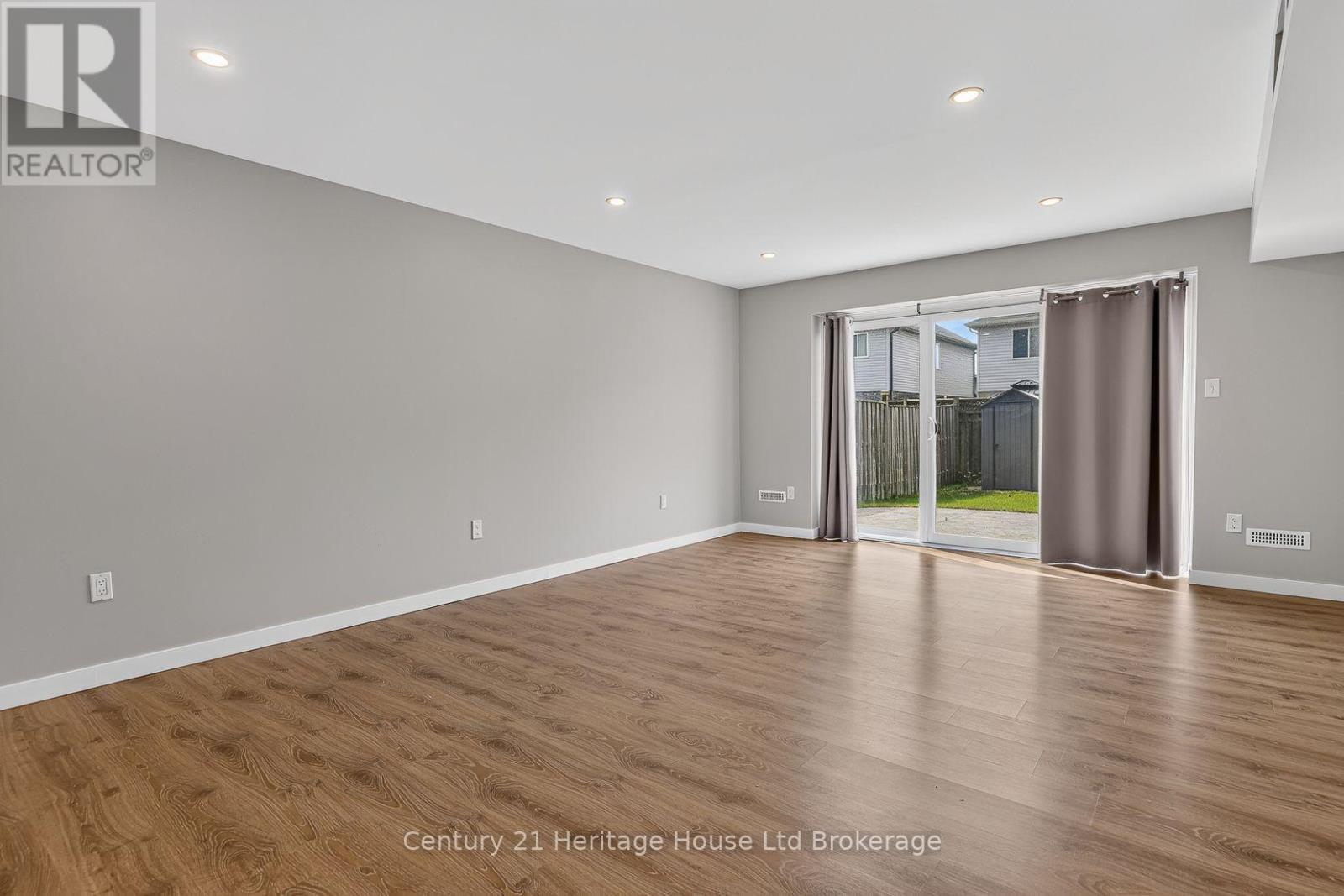 734 FRONTENAC CRESCENT - 37