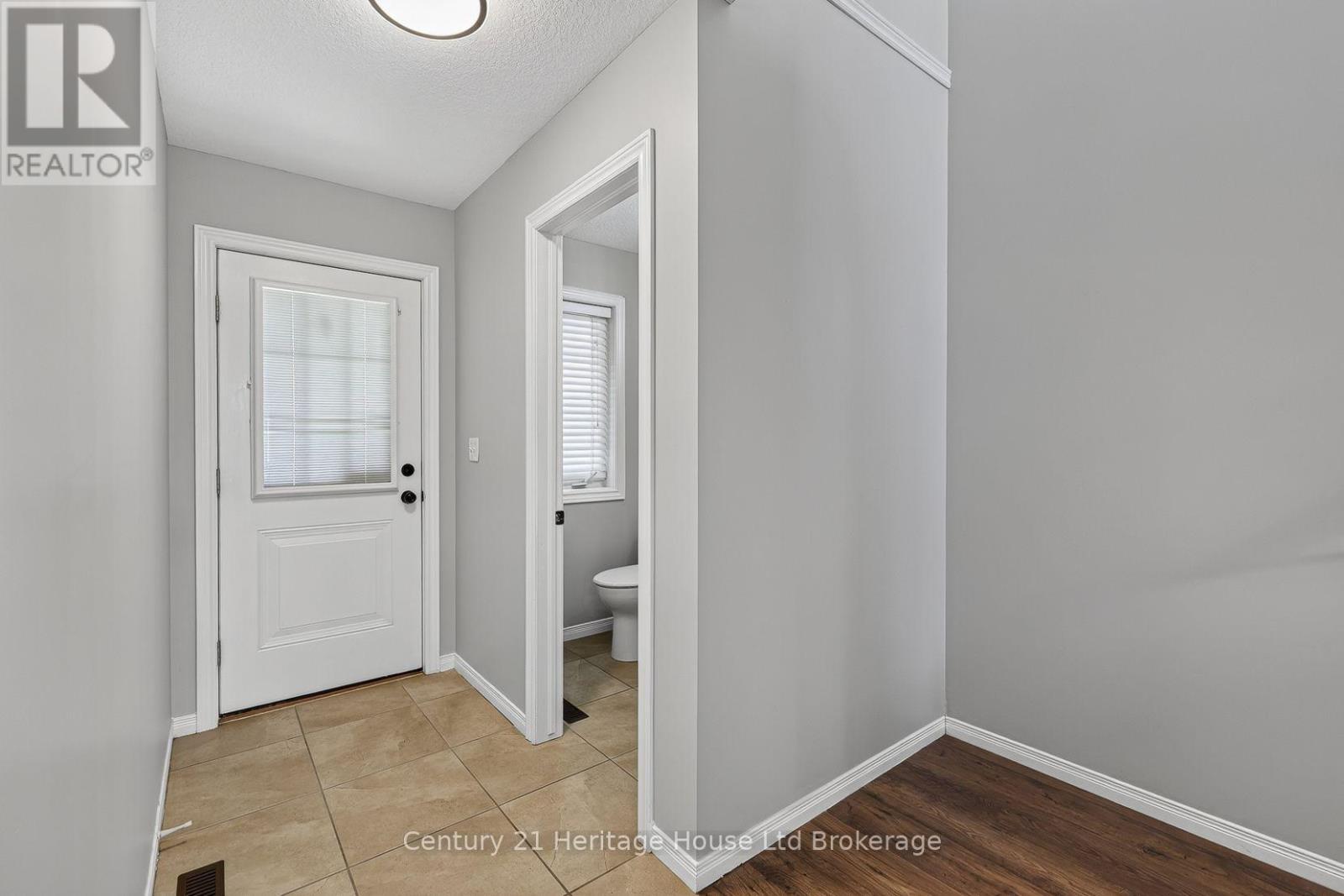 734 FRONTENAC CRESCENT - 4