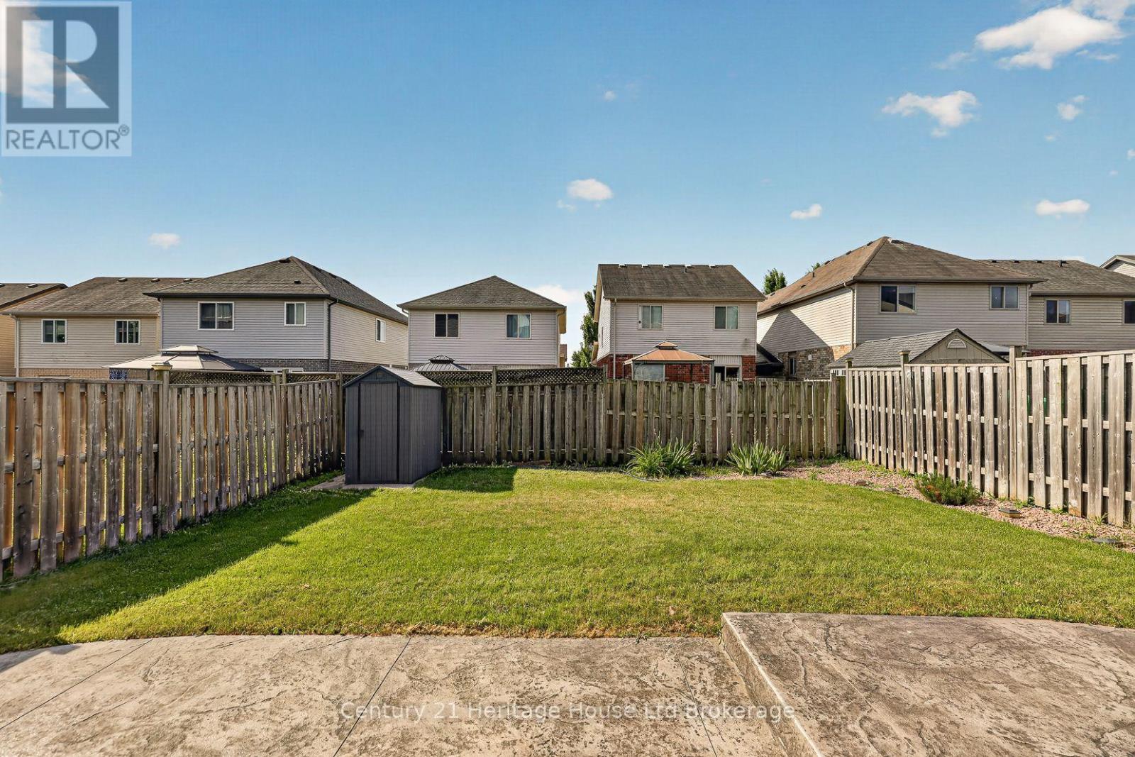 734 FRONTENAC CRESCENT - 40