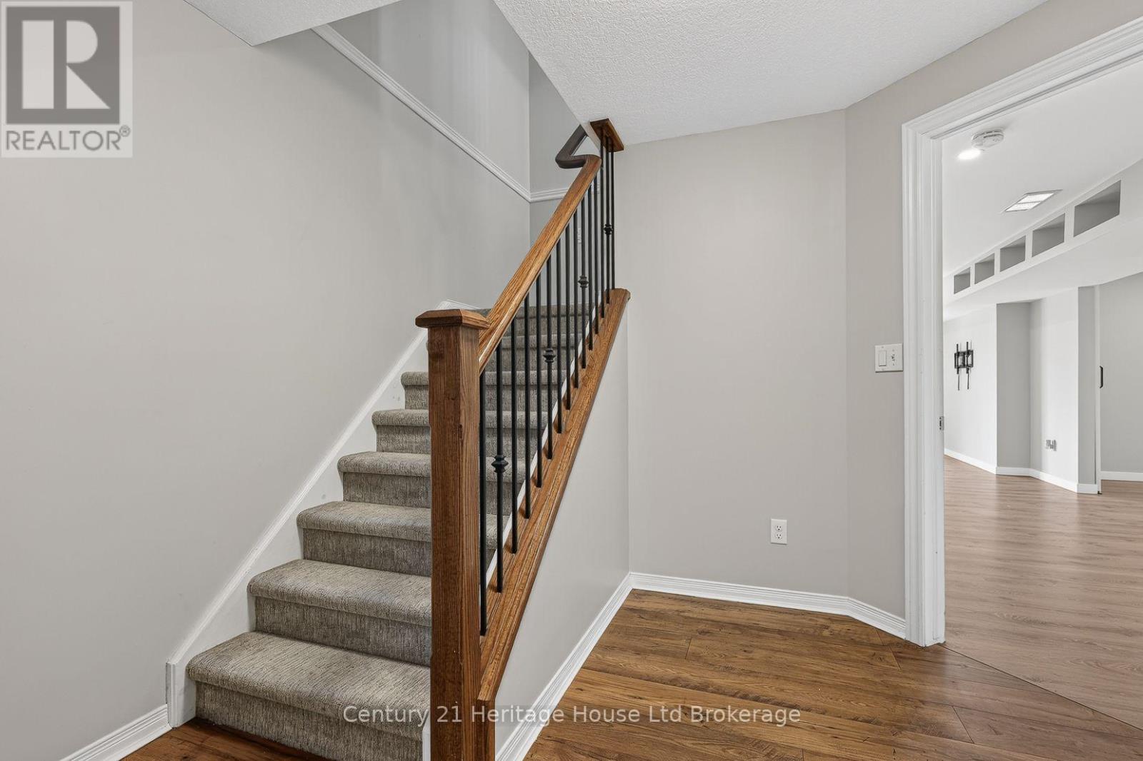734 FRONTENAC CRESCENT - 6
