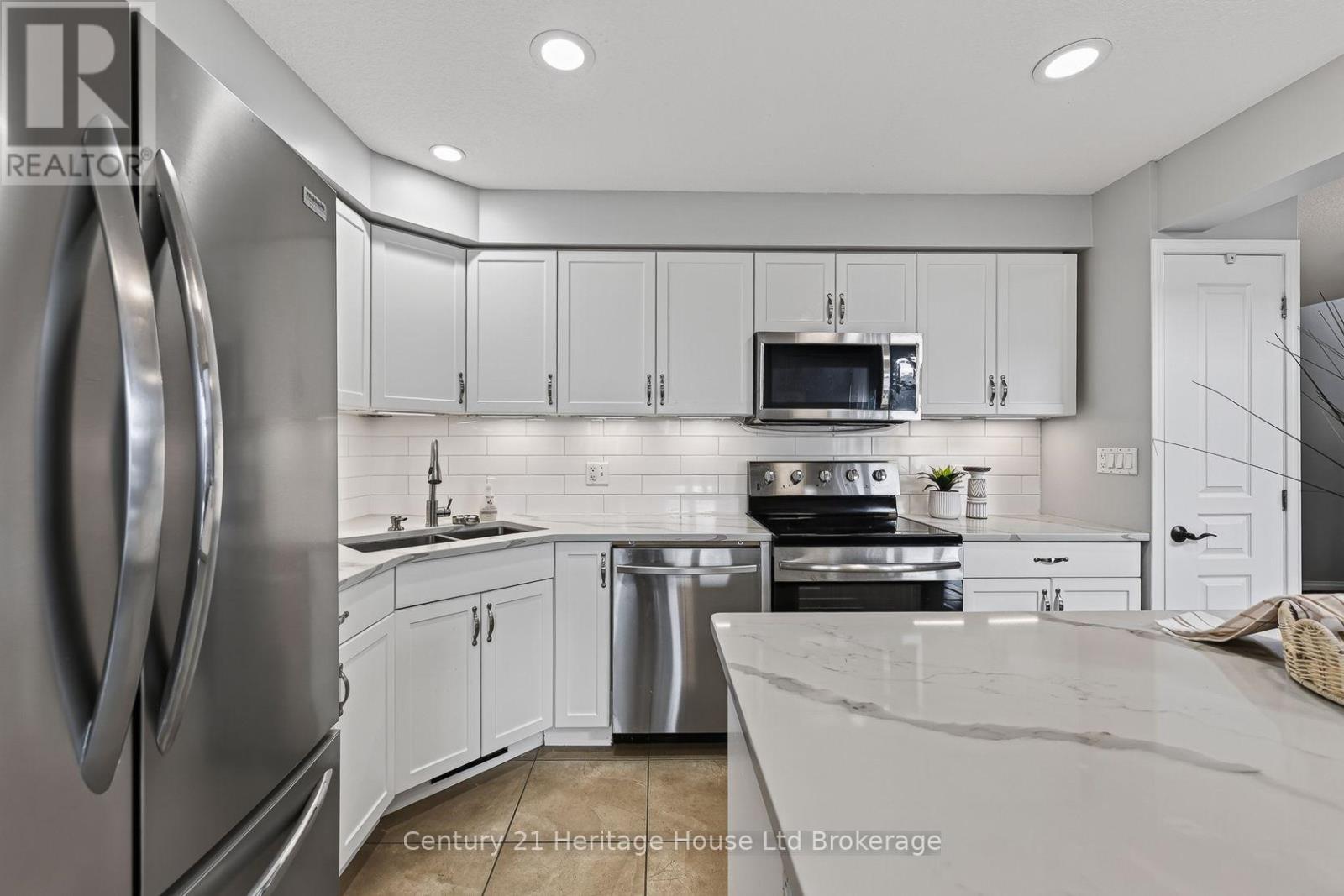 734 FRONTENAC CRESCENT - 7