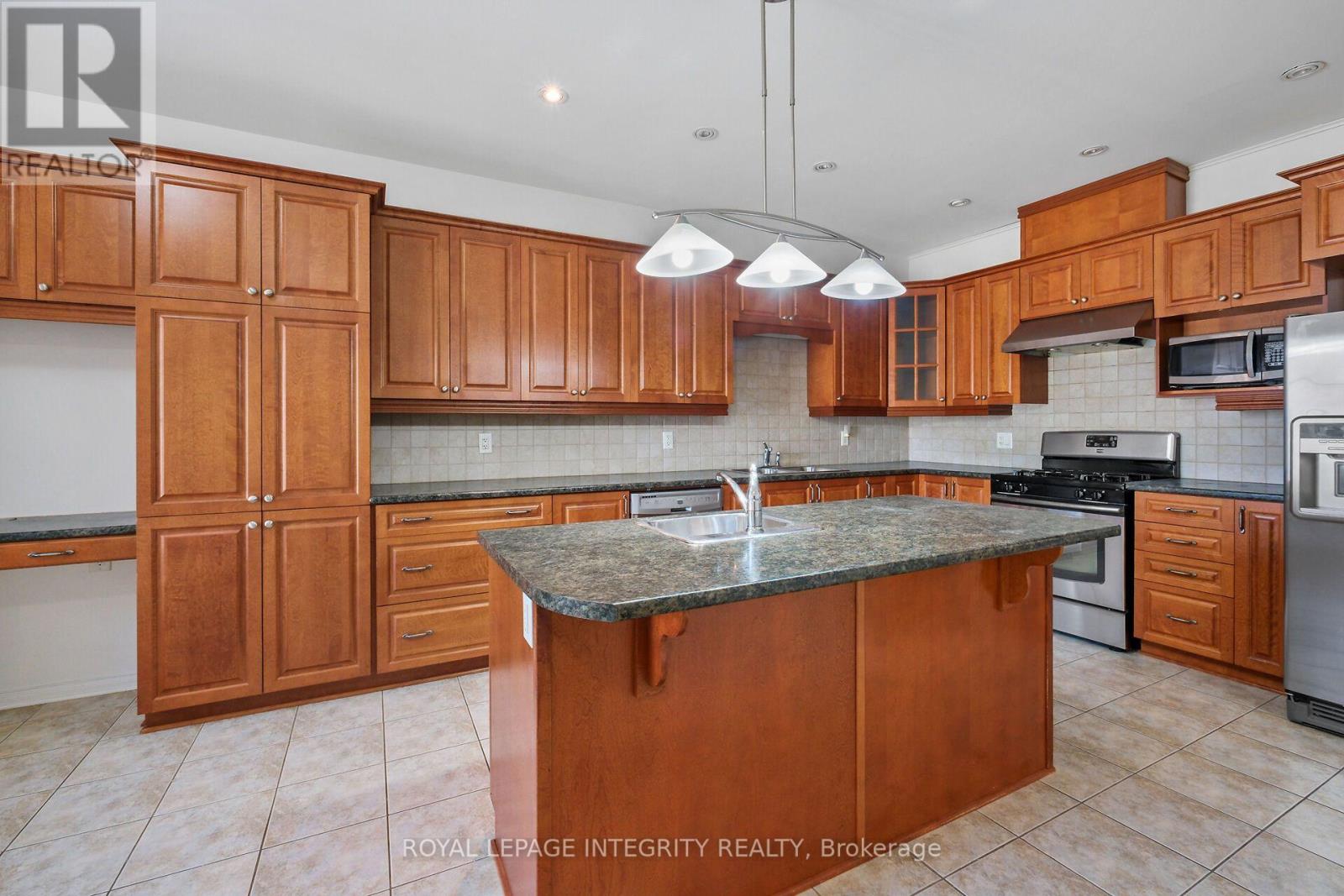 1 MOE ROBILLARD STREET - 10
