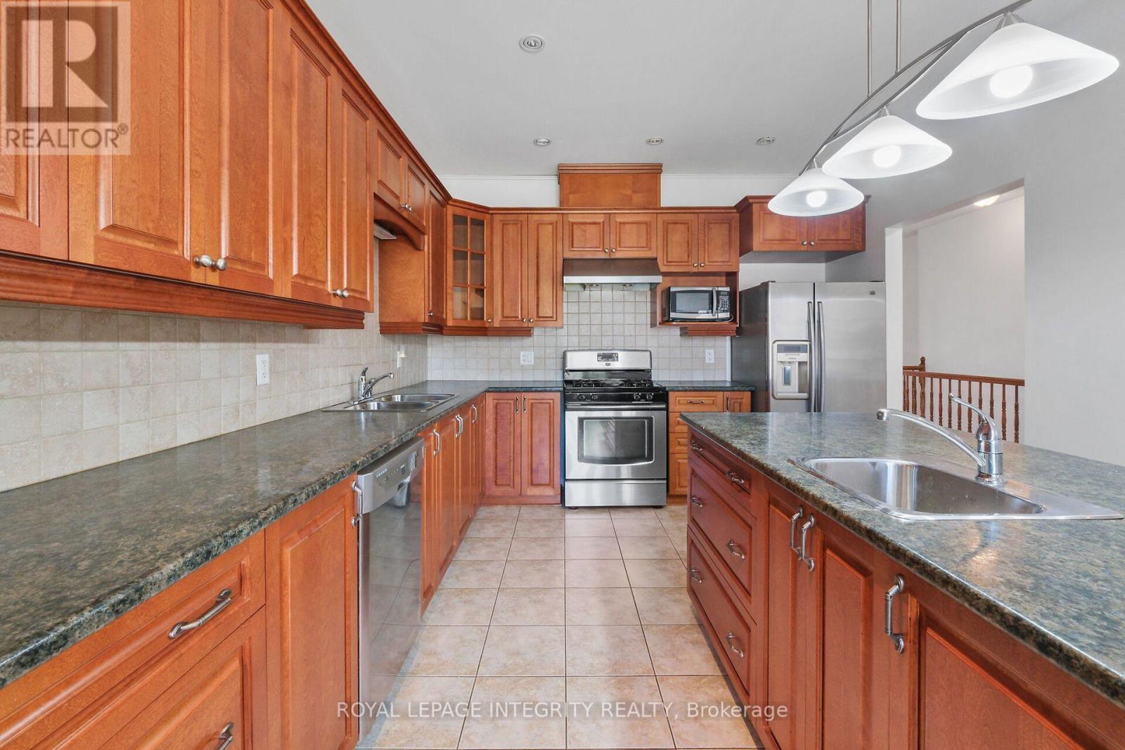 1 MOE ROBILLARD STREET - 13