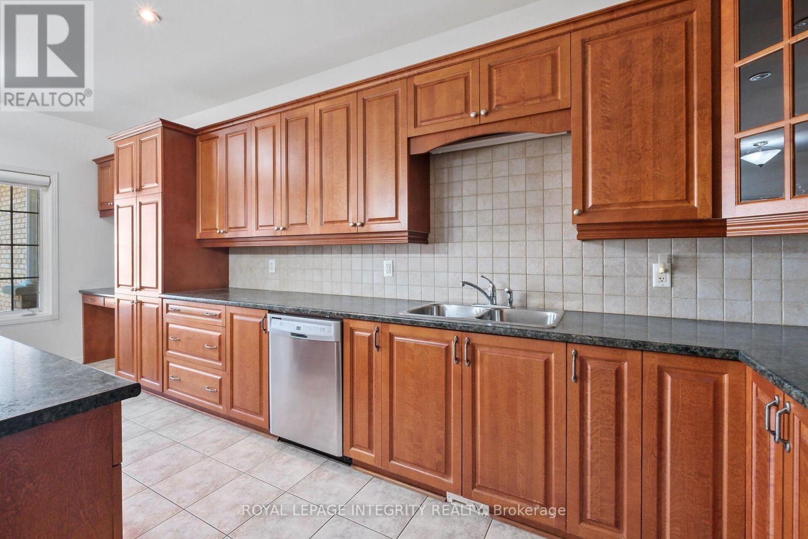 1 MOE ROBILLARD STREET - 16