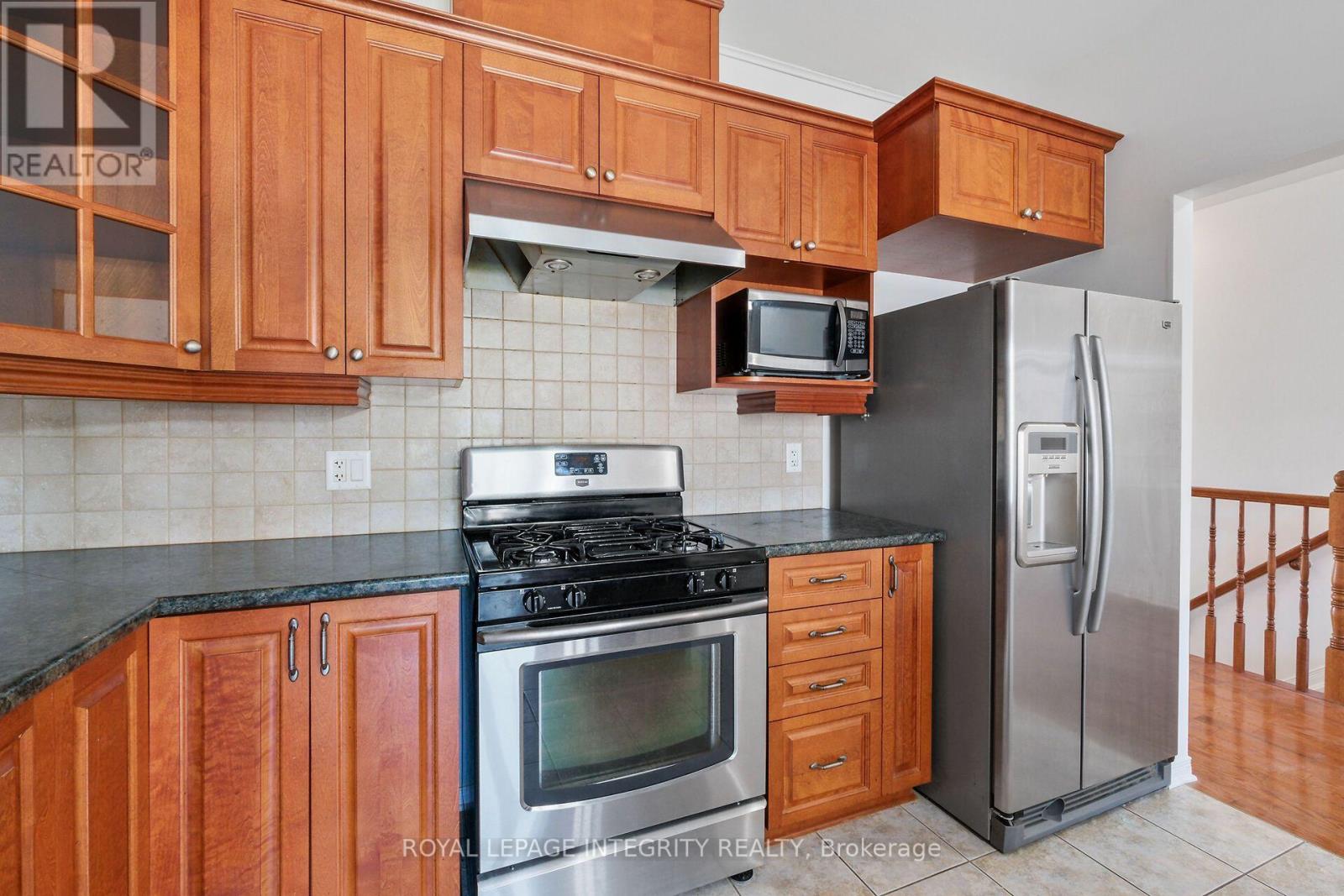 1 MOE ROBILLARD STREET - 18