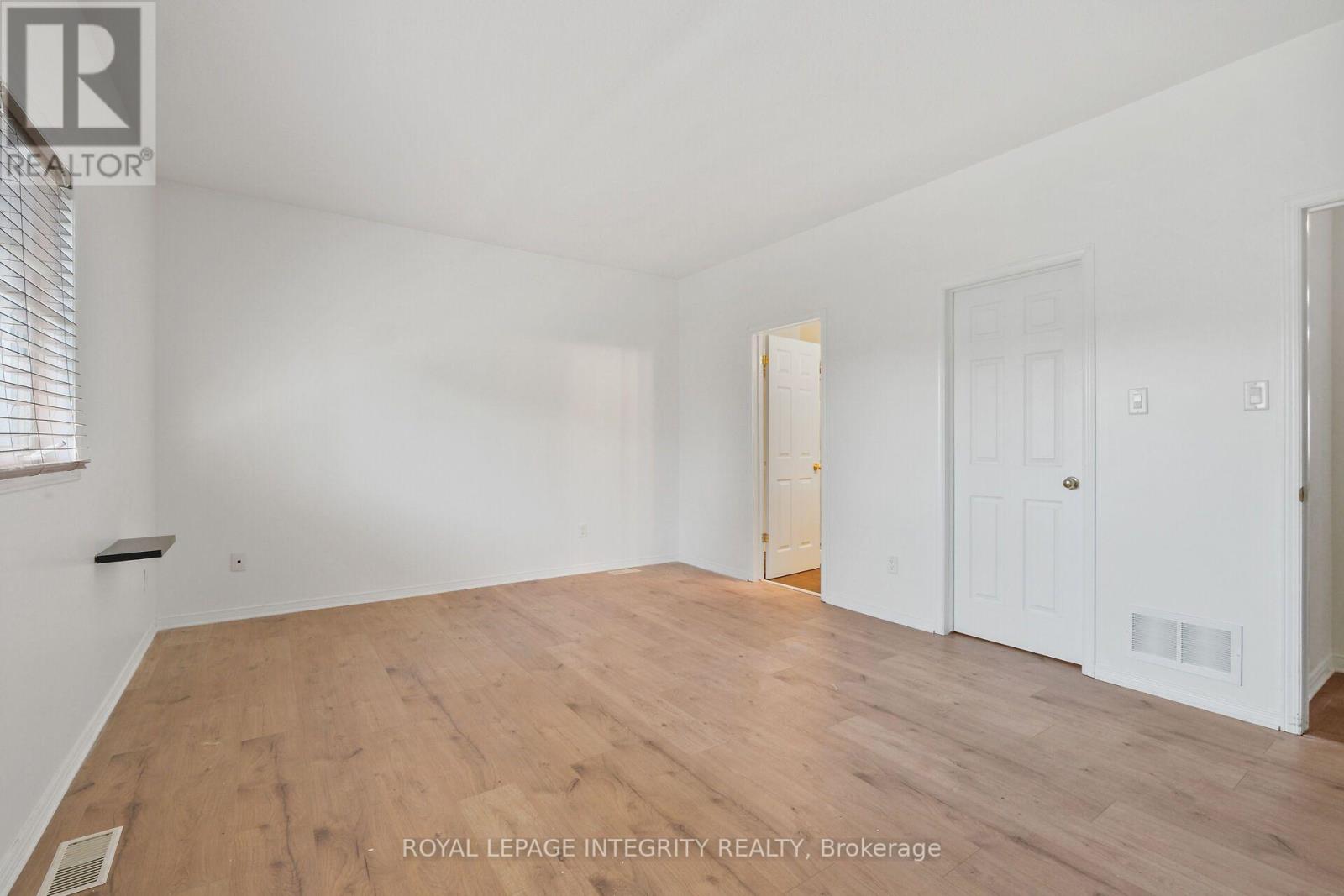 1 MOE ROBILLARD STREET - 27