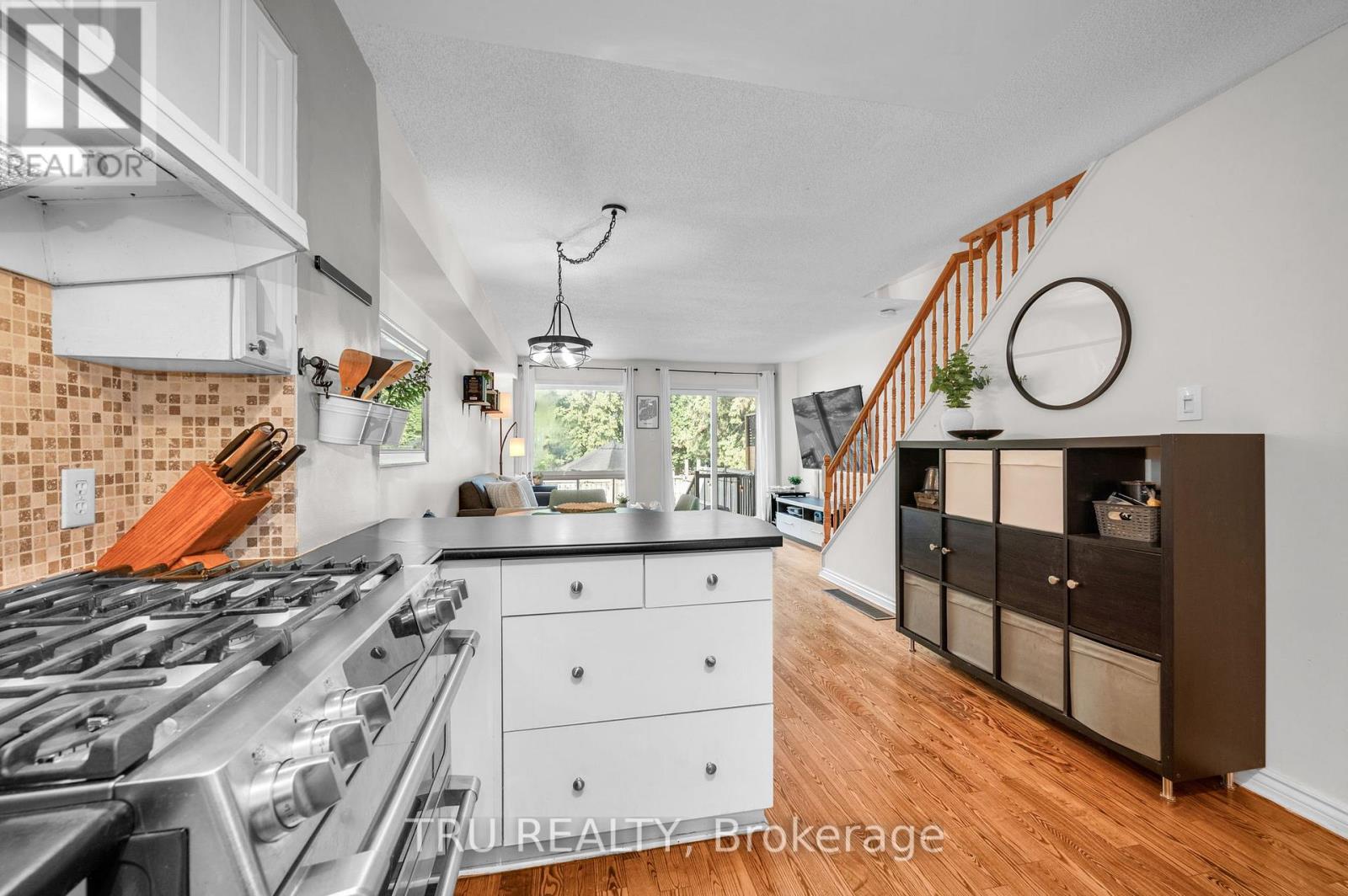 27 CELEBRATION STREET - 10