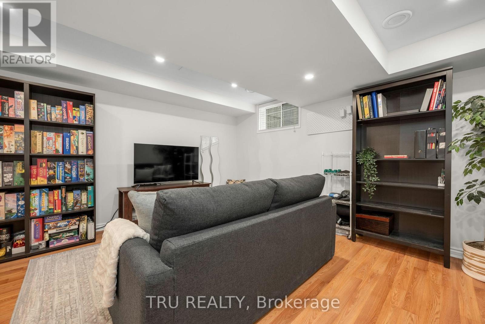 27 CELEBRATION STREET - 35
