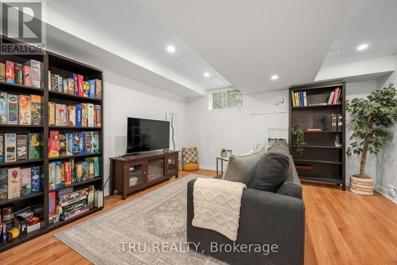 27 CELEBRATION STREET - 38